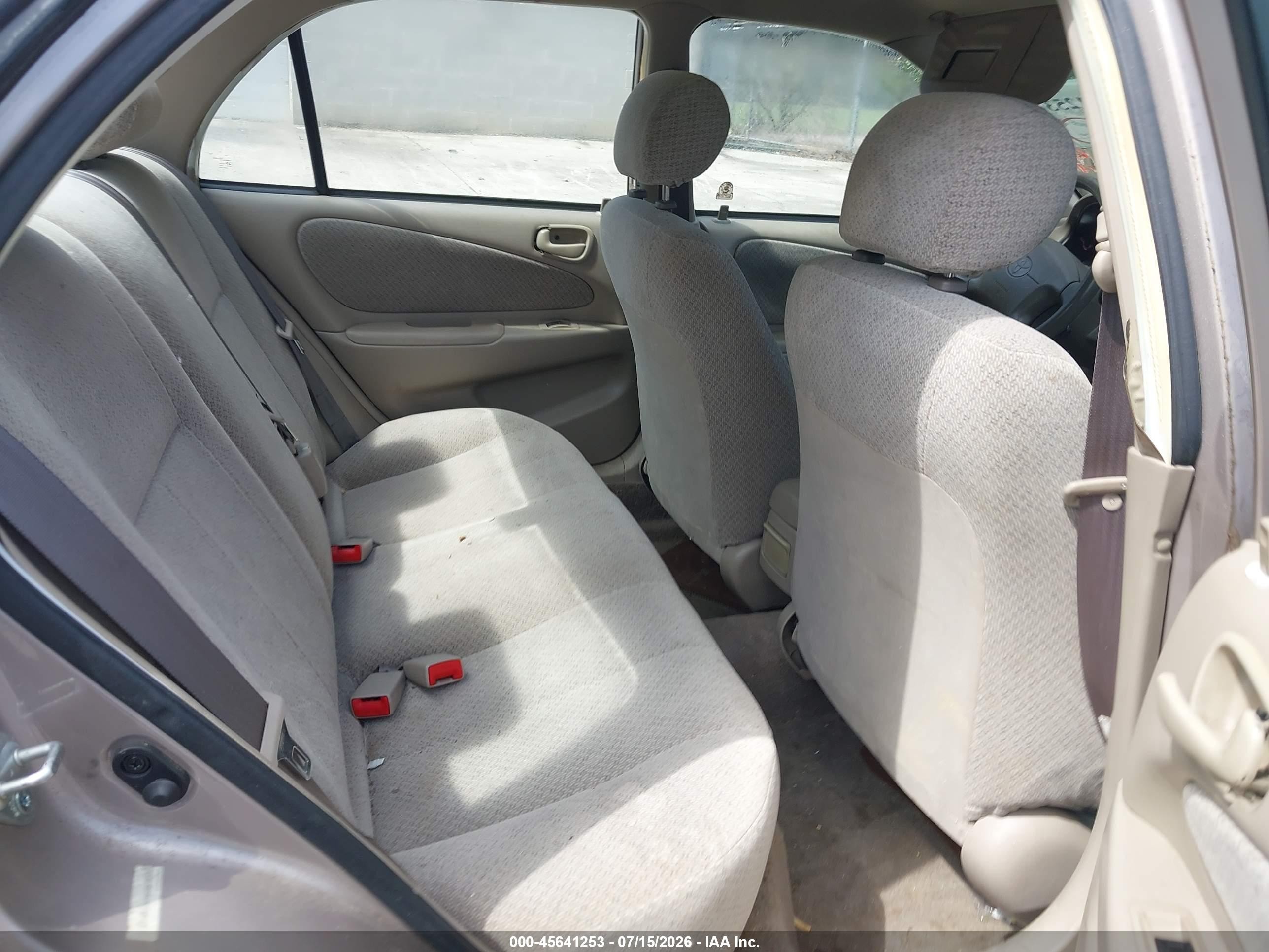 1998 Toyota Corolla Ce Silver vin: 2T1BR12E5WC041817