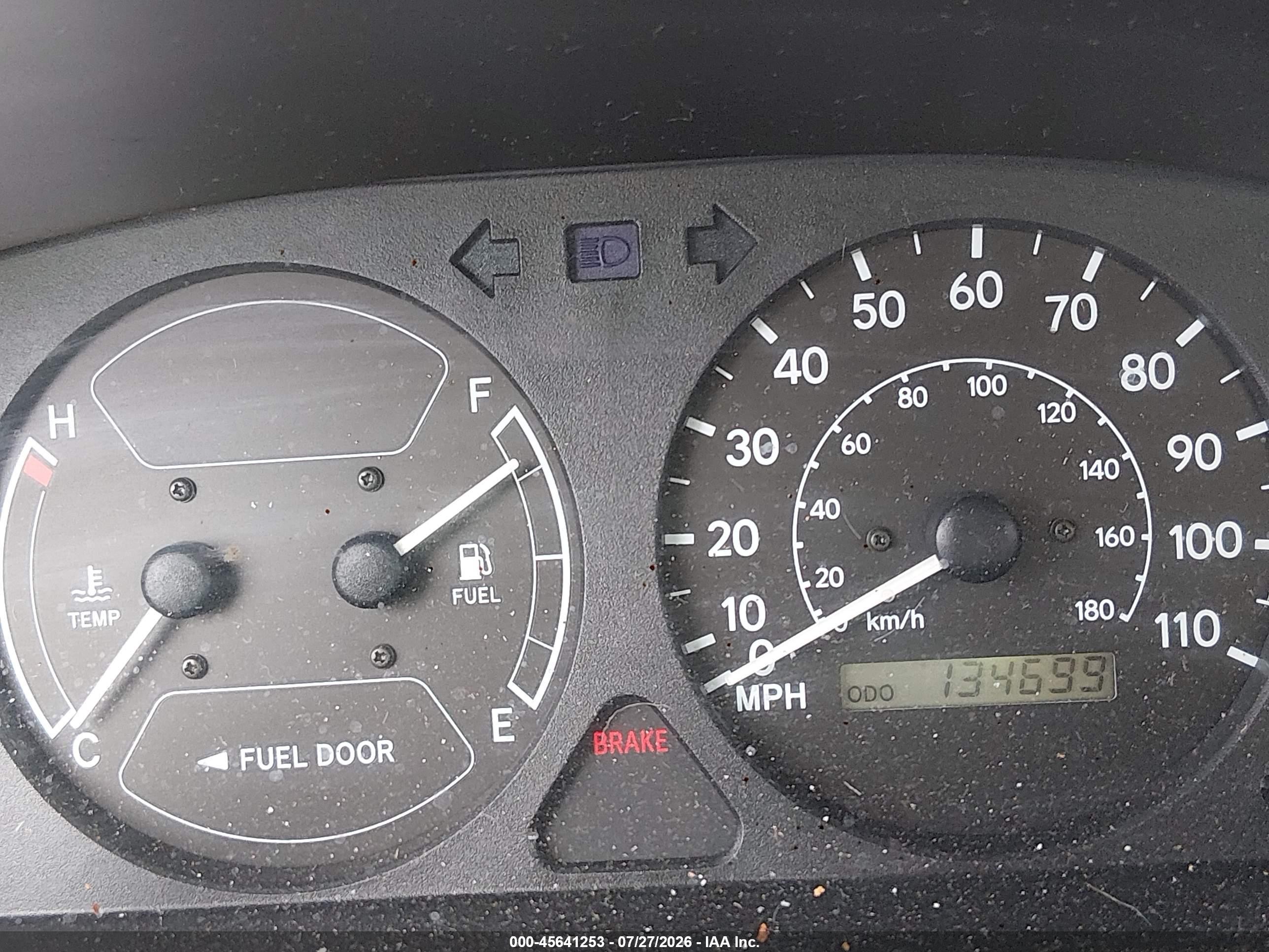 1998 Toyota Corolla Ce Silver vin: 2T1BR12E5WC041817