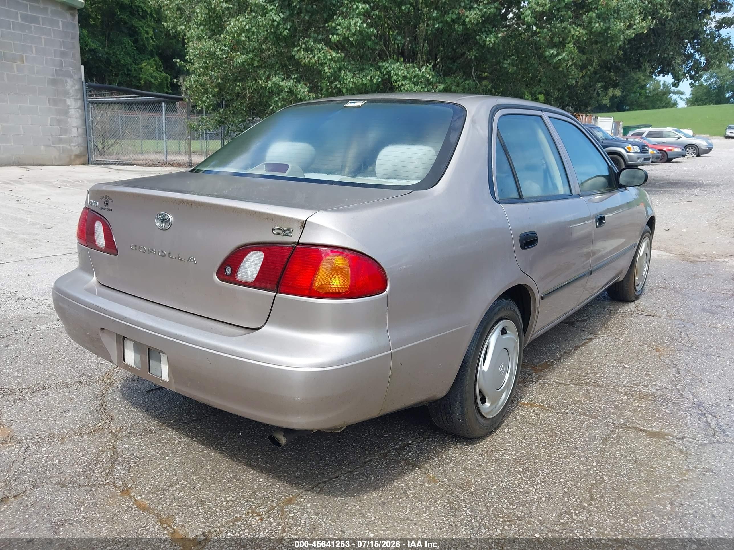 1998 Toyota Corolla Ce Silver vin: 2T1BR12E5WC041817