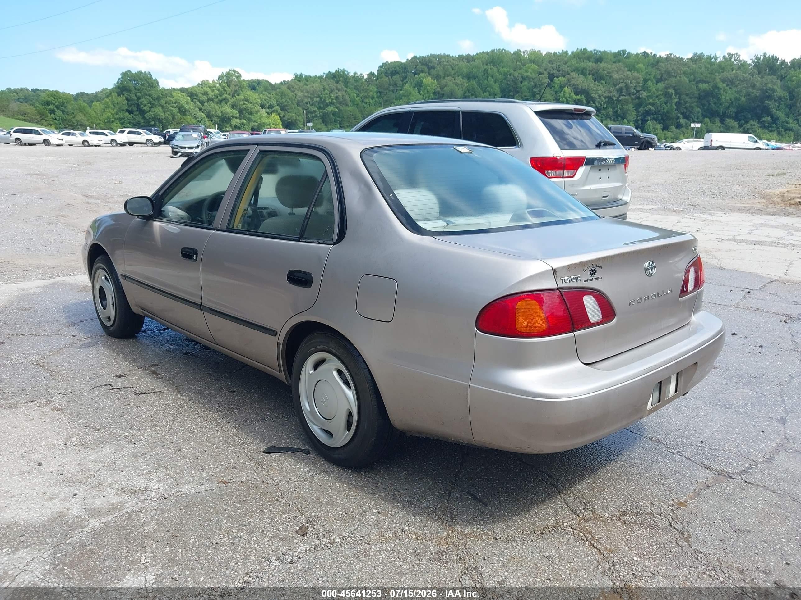 1998 Toyota Corolla Ce Silver vin: 2T1BR12E5WC041817