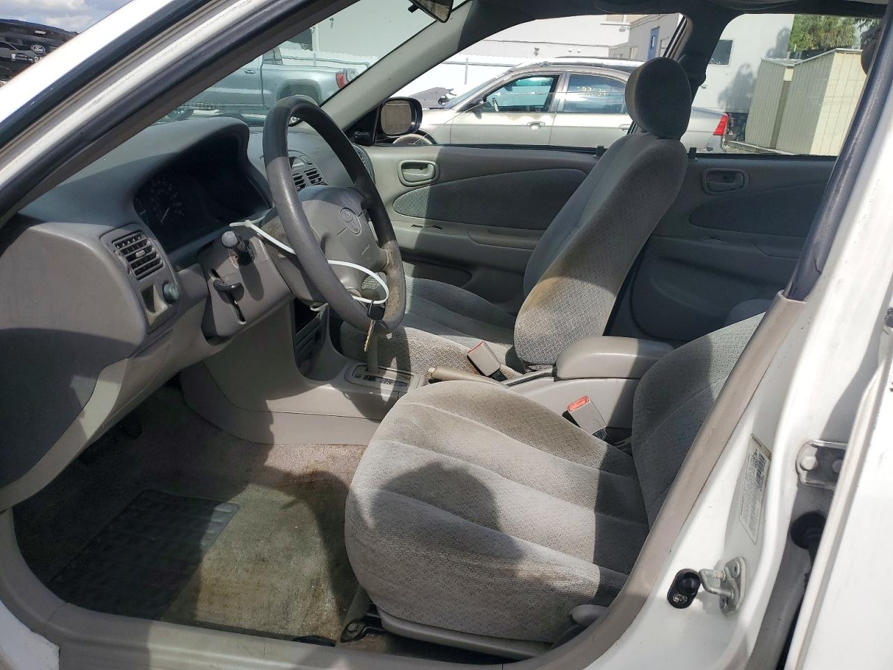 2000 Toyota Corolla Ve White vin: 2T1BR12E5YC302592