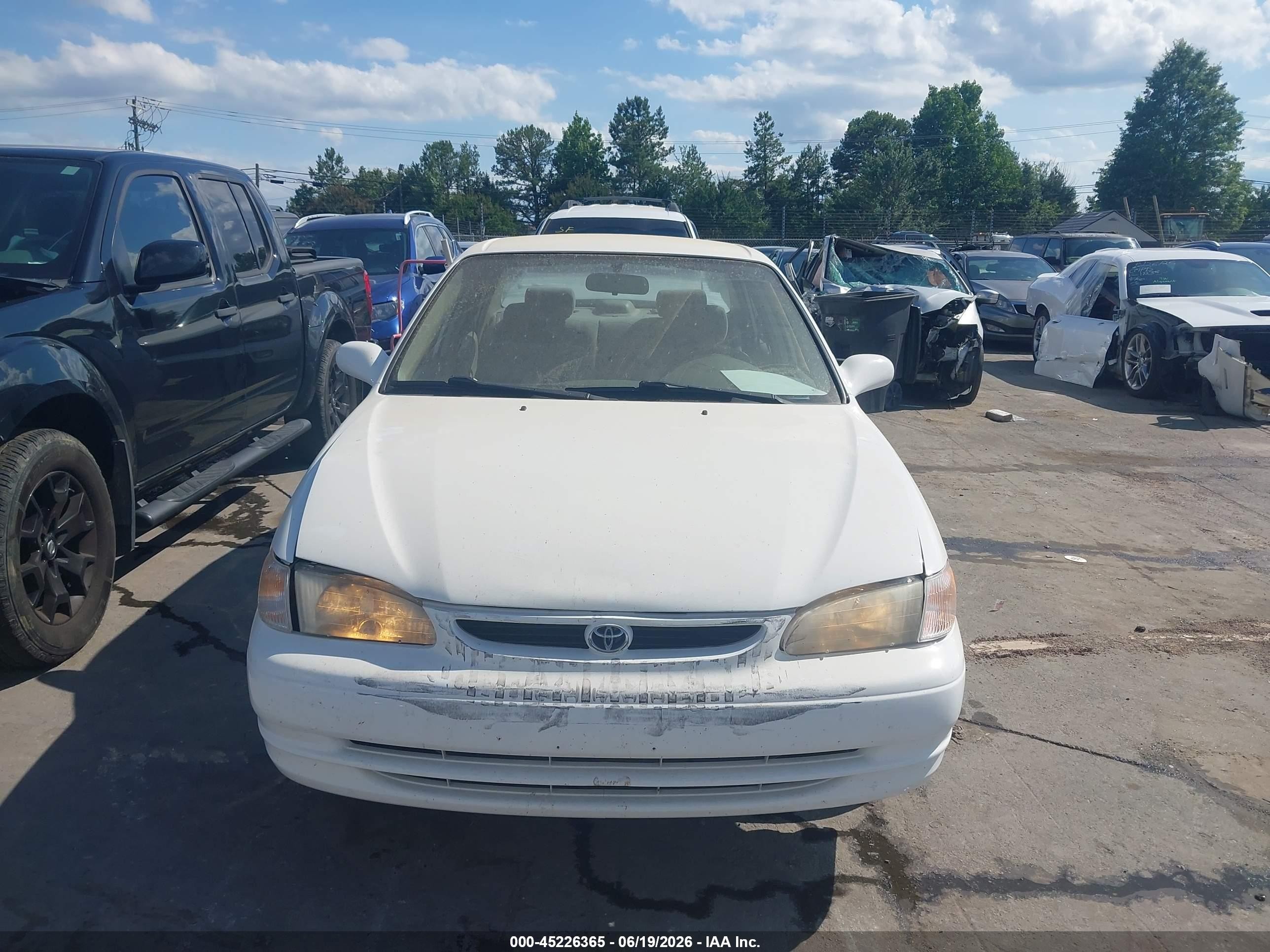 2000 Toyota Corolla Ce White vin: 2T1BR12E5YC324799