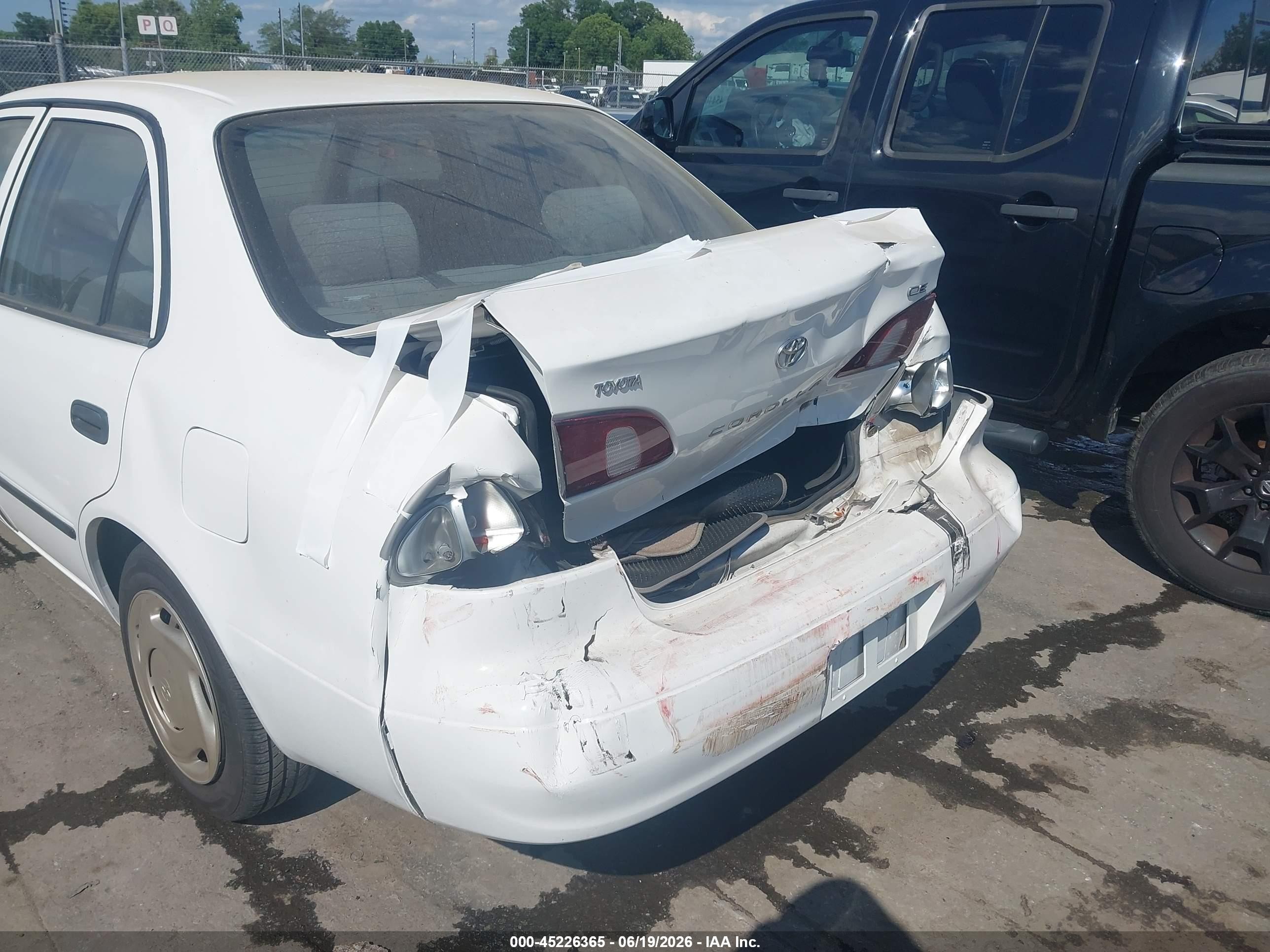 2000 Toyota Corolla Ce White vin: 2T1BR12E5YC324799