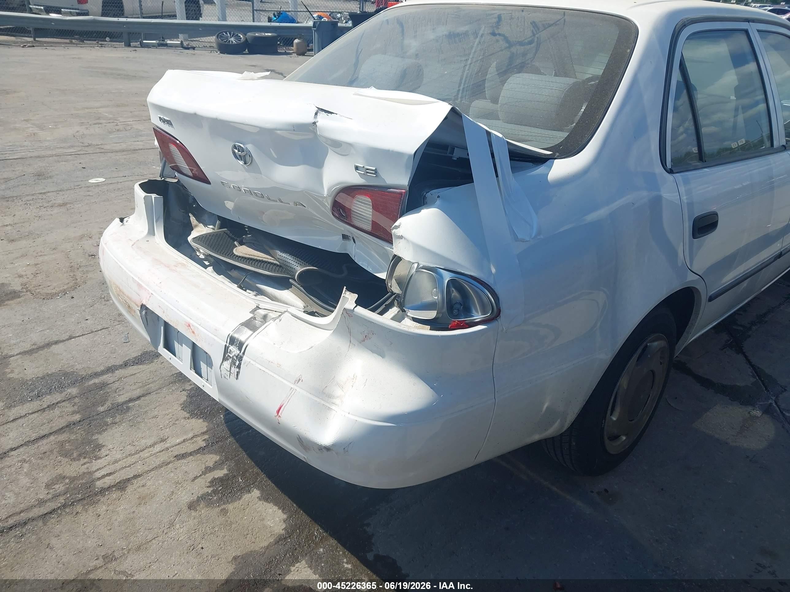 2000 Toyota Corolla Ce White vin: 2T1BR12E5YC324799