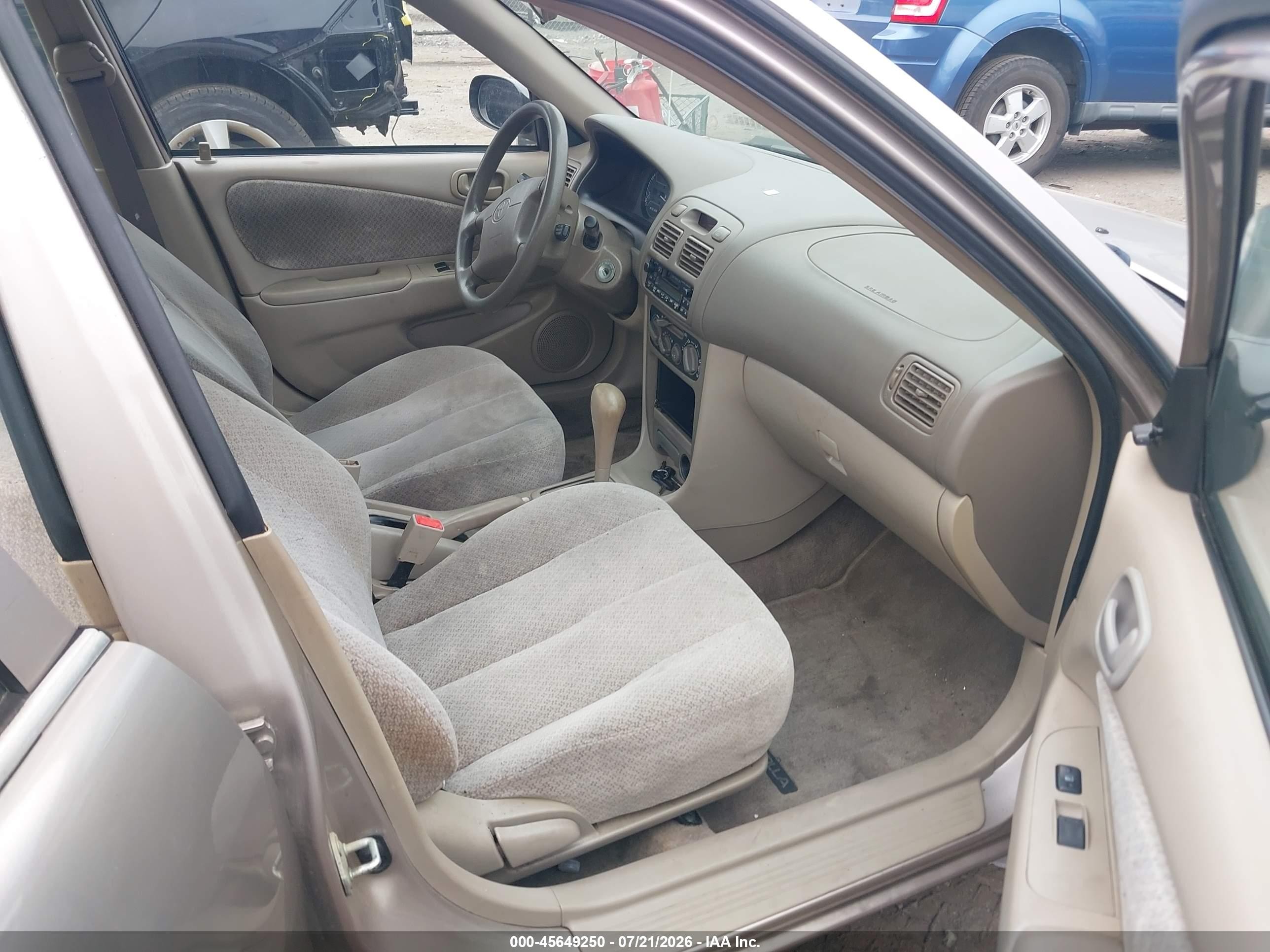 2000 Toyota Corolla Ce Gold vin: 2T1BR12E5YC356667