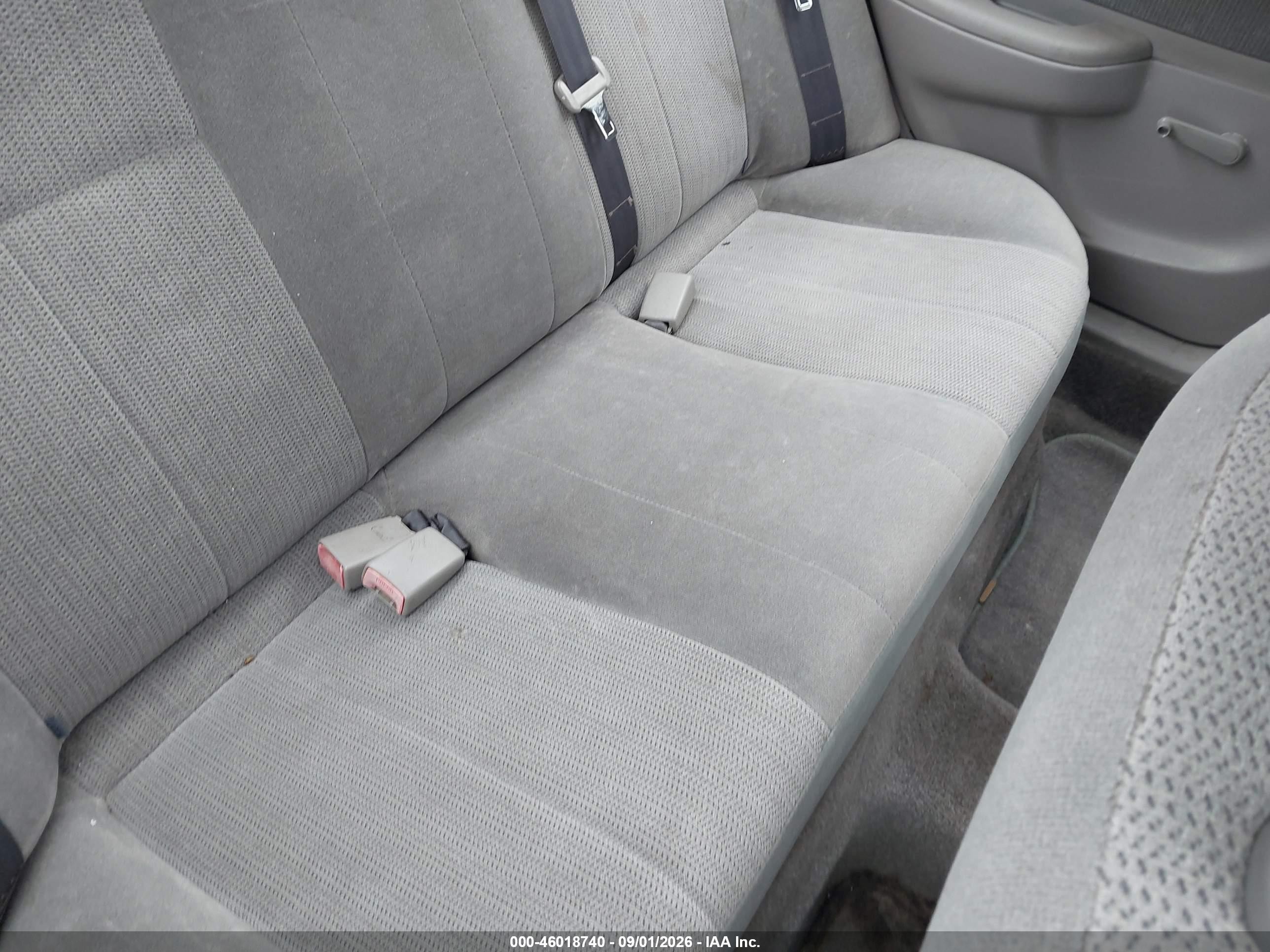 2001 Toyota Corolla Ce Silver vin: 2T1BR12E71C417300