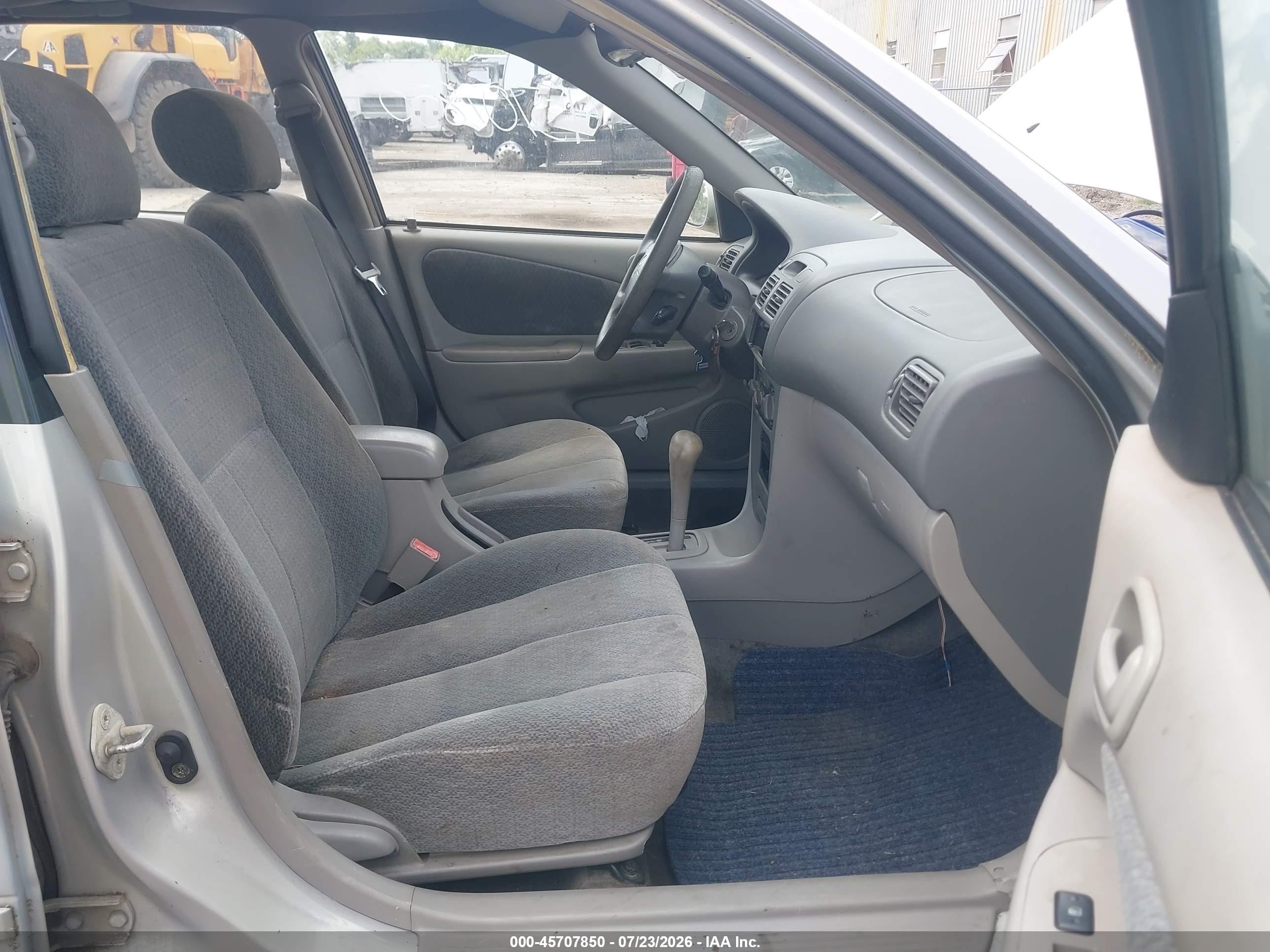 2002 Toyota Corolla Le Серый vin: 2T1BR12E72C562936