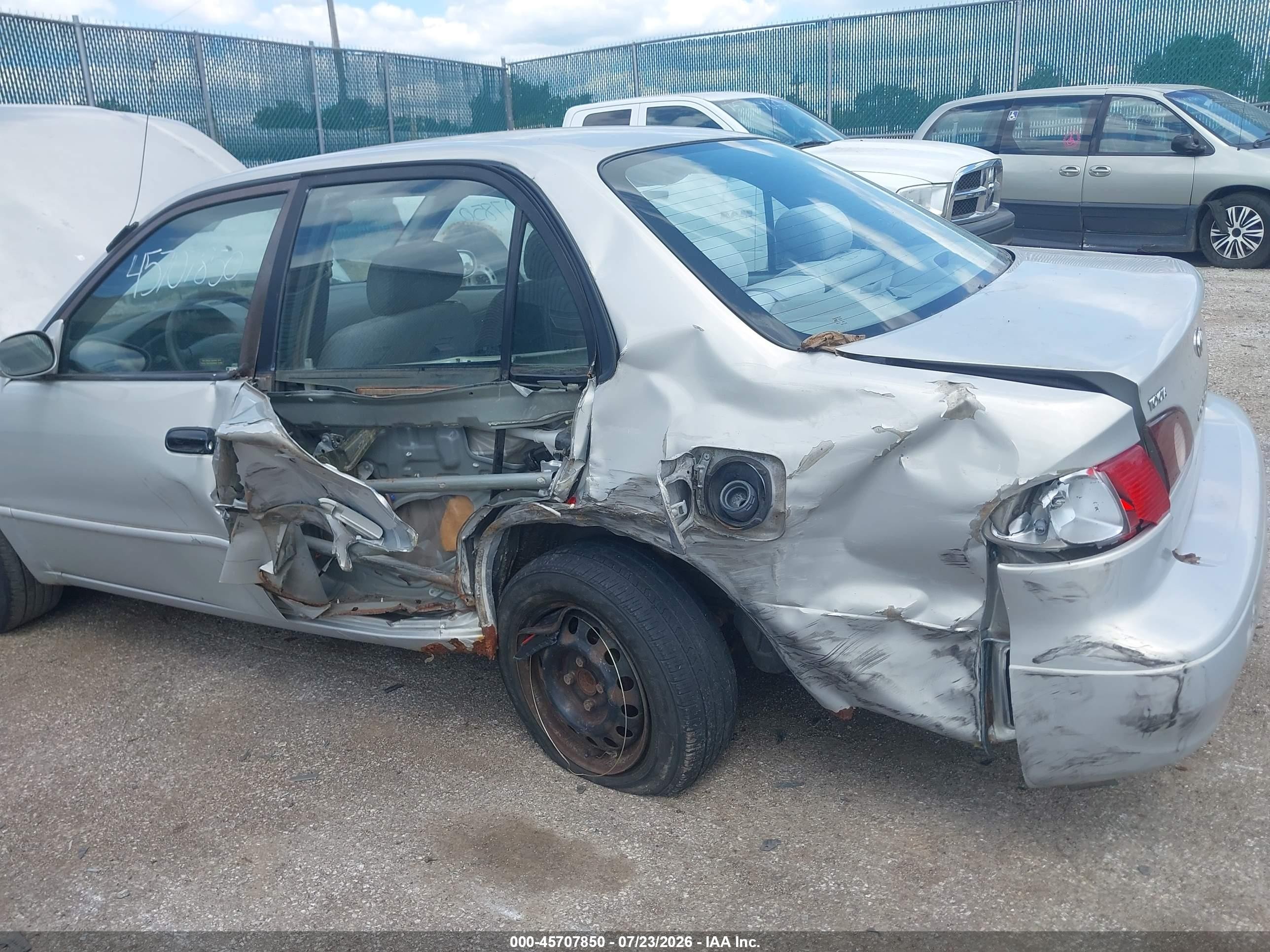 2002 Toyota Corolla Le Серый vin: 2T1BR12E72C562936