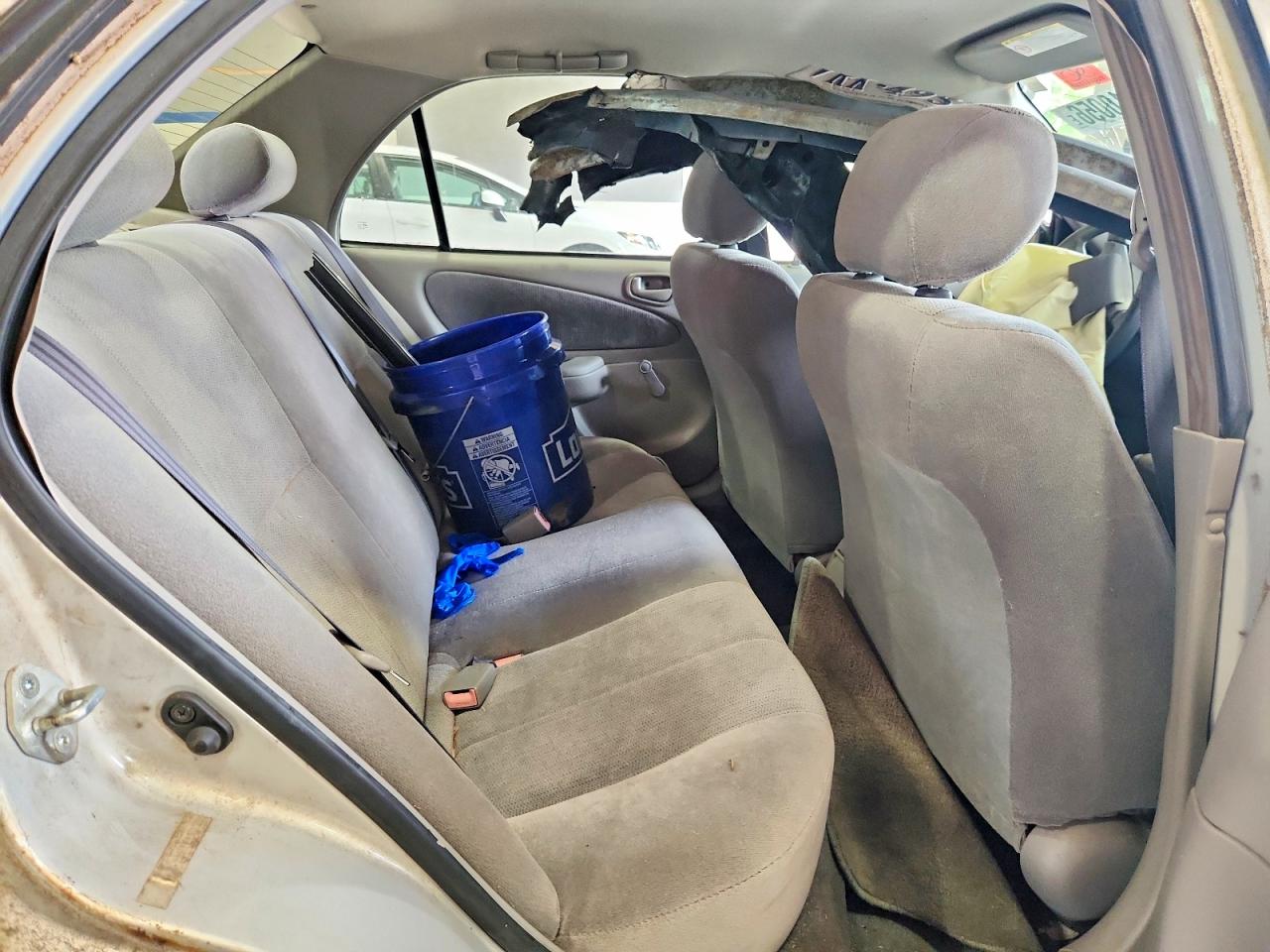 2002 Toyota Corolla Silver vin: 2T1BR12E72C571930