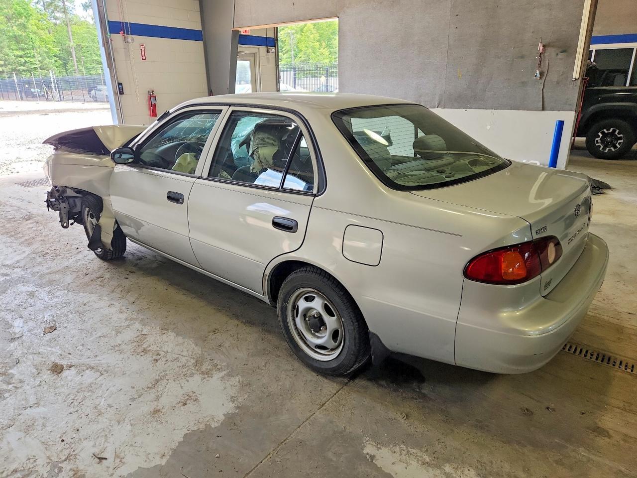 2002 Toyota Corolla Silver vin: 2T1BR12E72C571930