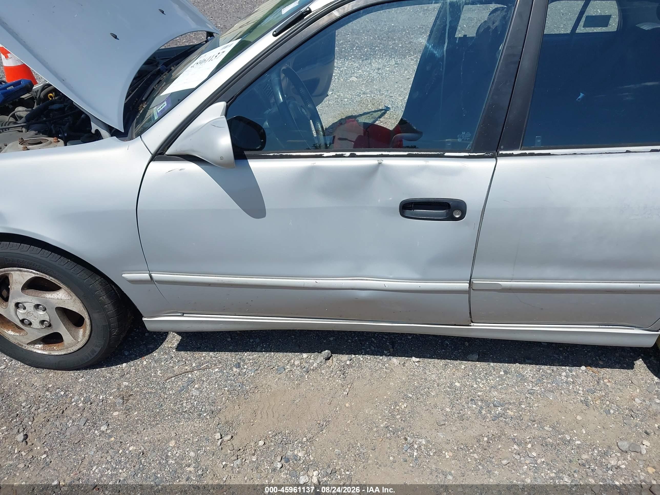 2002 Toyota Corolla S Silver vin: 2T1BR12E72C577694