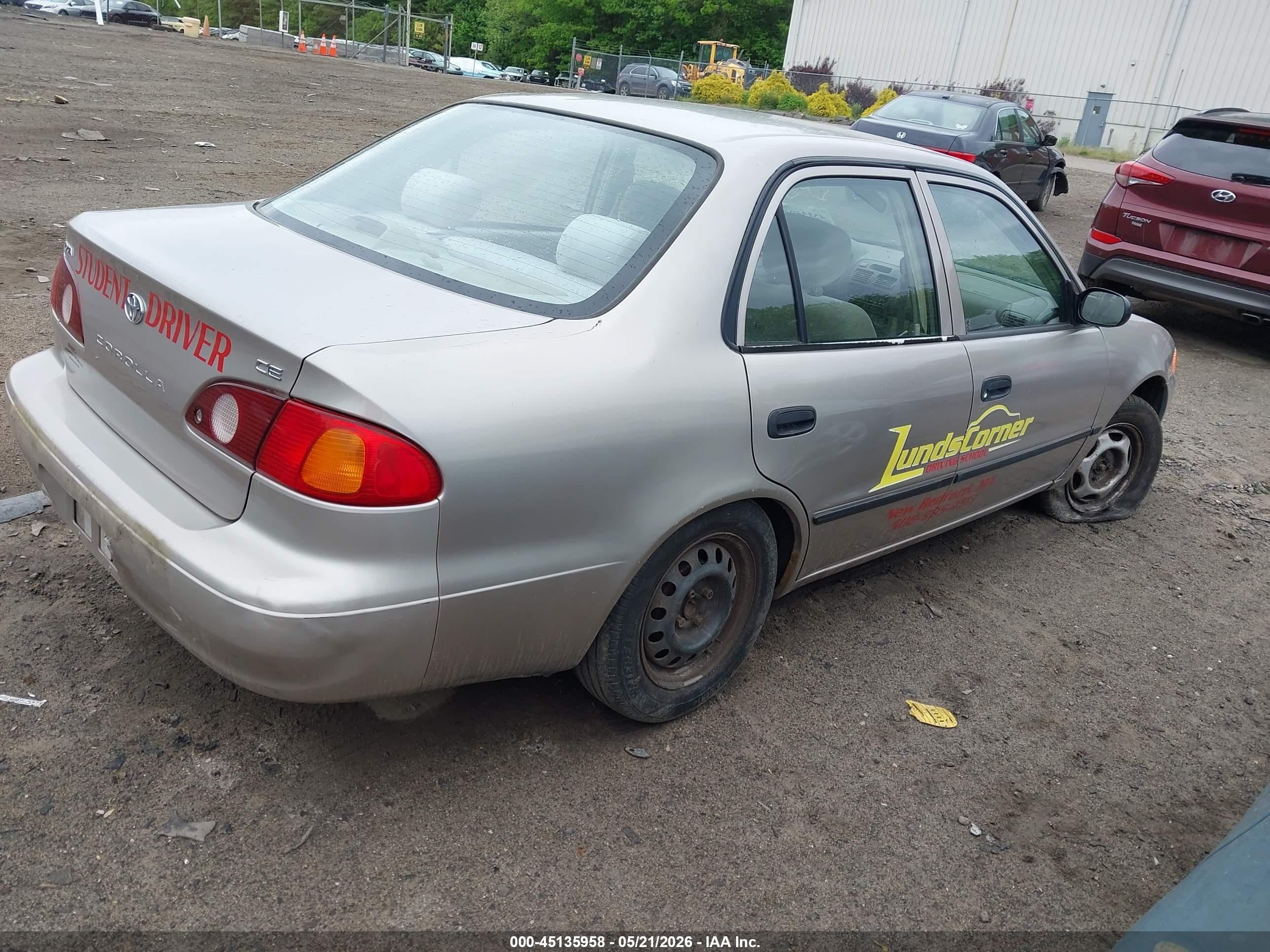 2001 Toyota Corolla Ce Бежевый vin: 2T1BR12E81C422926