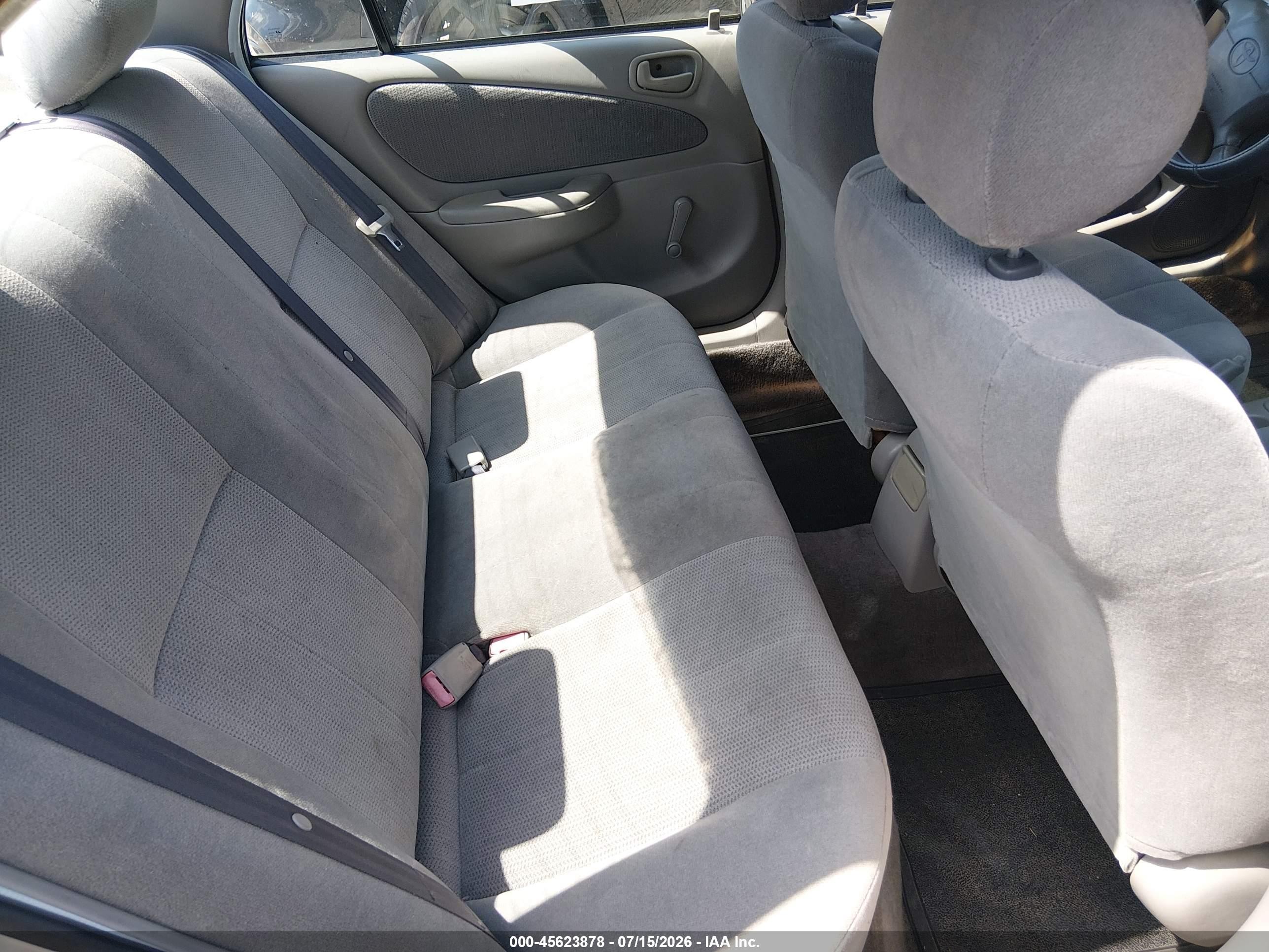 2002 Toyota Corolla Ce Серебряный vin: 2T1BR12E82C525278