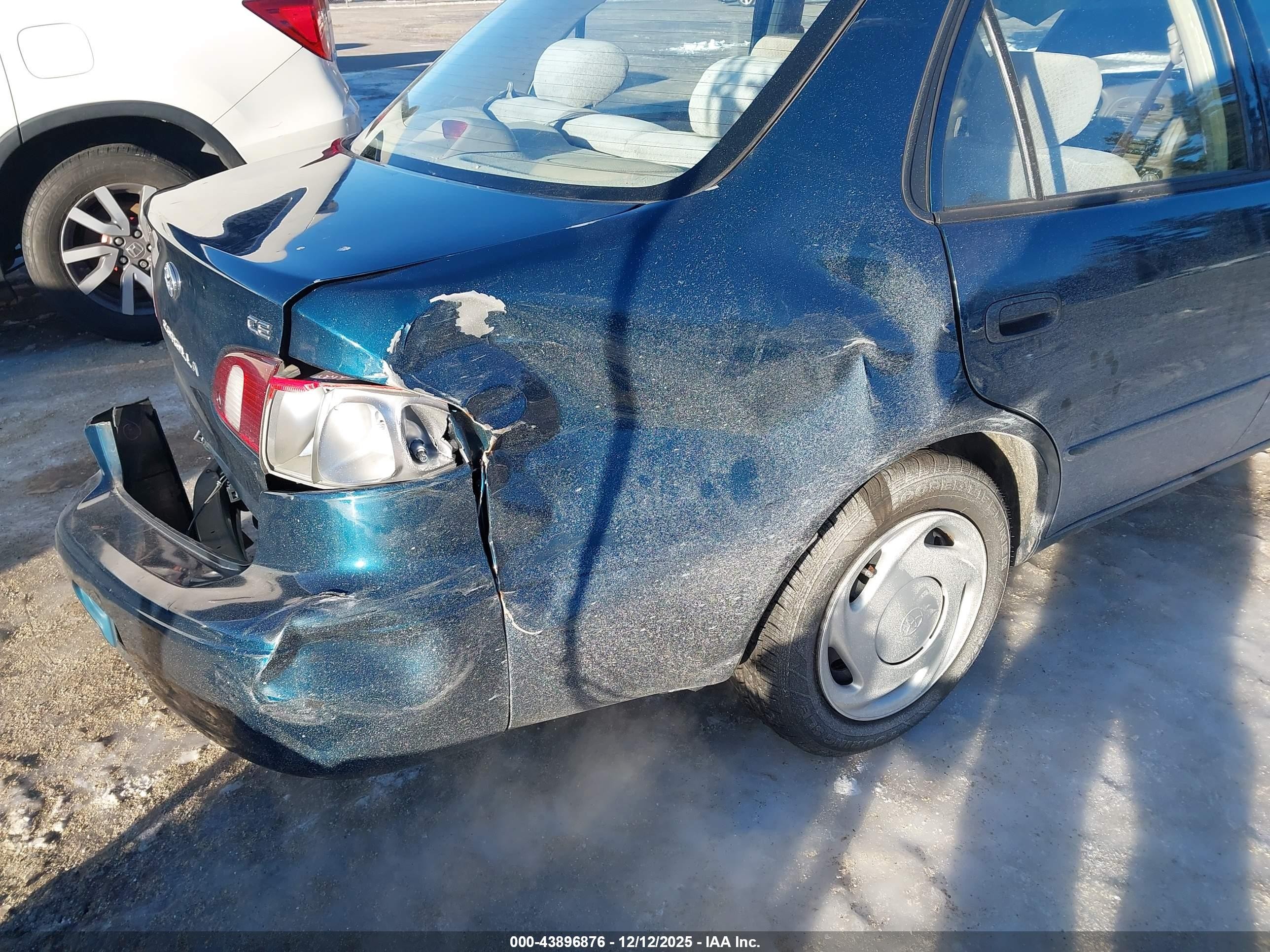 1998 Toyota Corolla Ce Blue vin: 2T1BR12E8WC061348