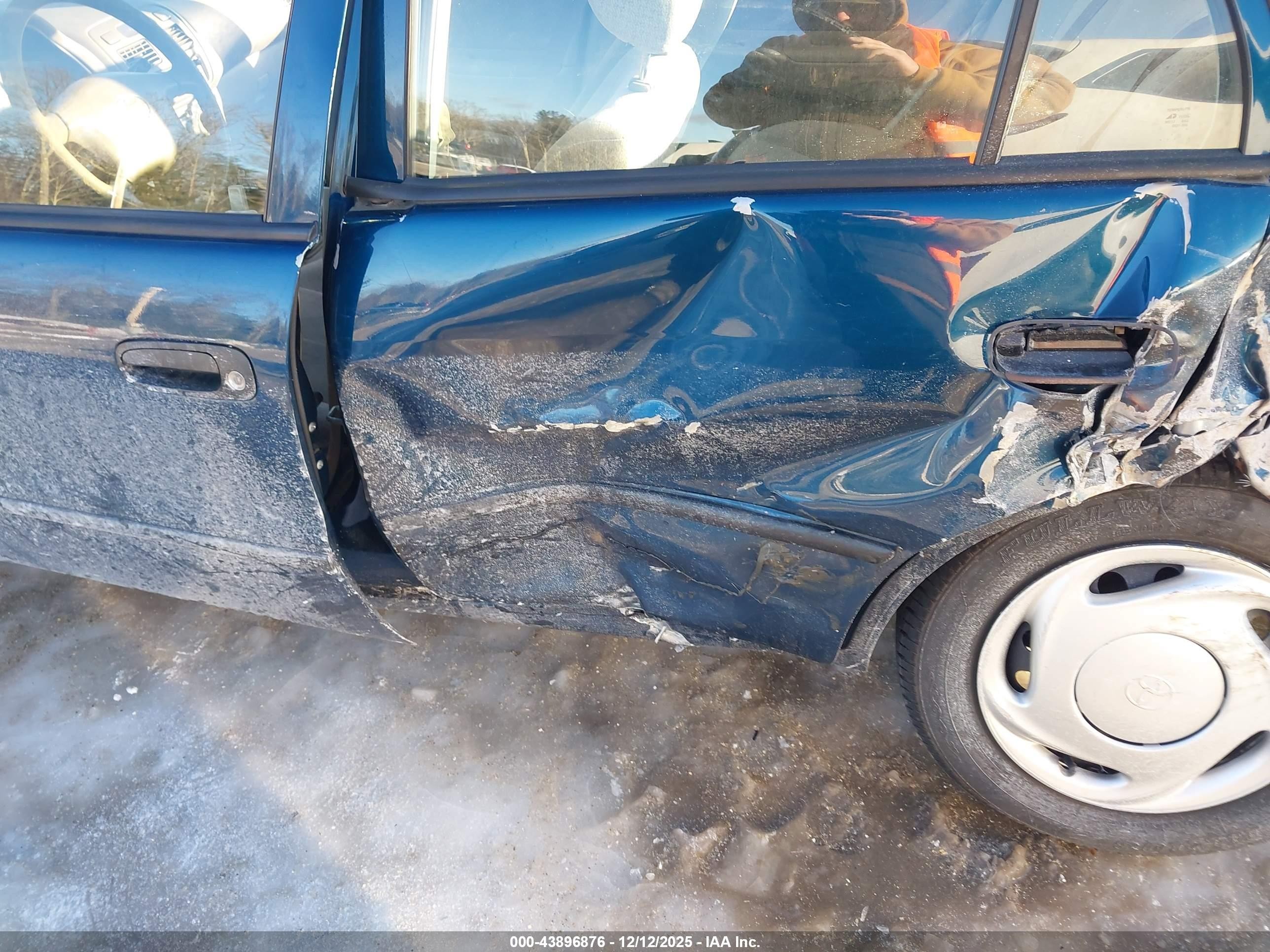 1998 Toyota Corolla Ce Blue vin: 2T1BR12E8WC061348