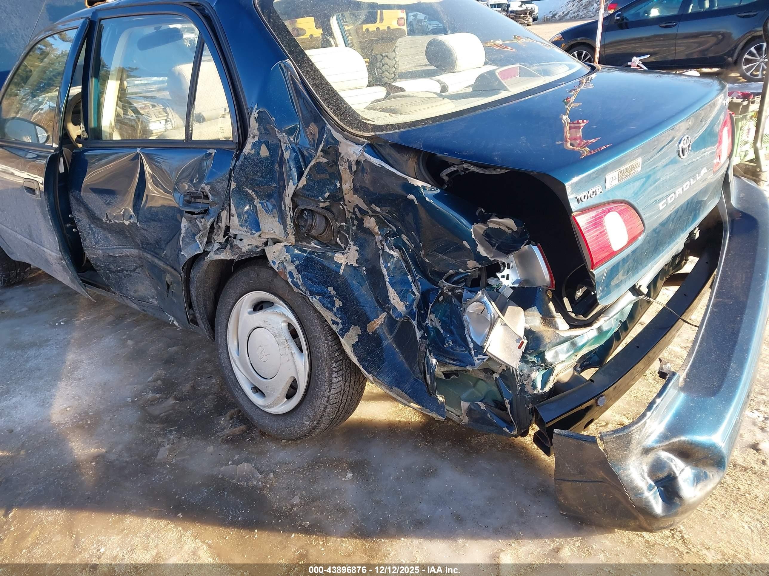 1998 Toyota Corolla Ce Blue vin: 2T1BR12E8WC061348