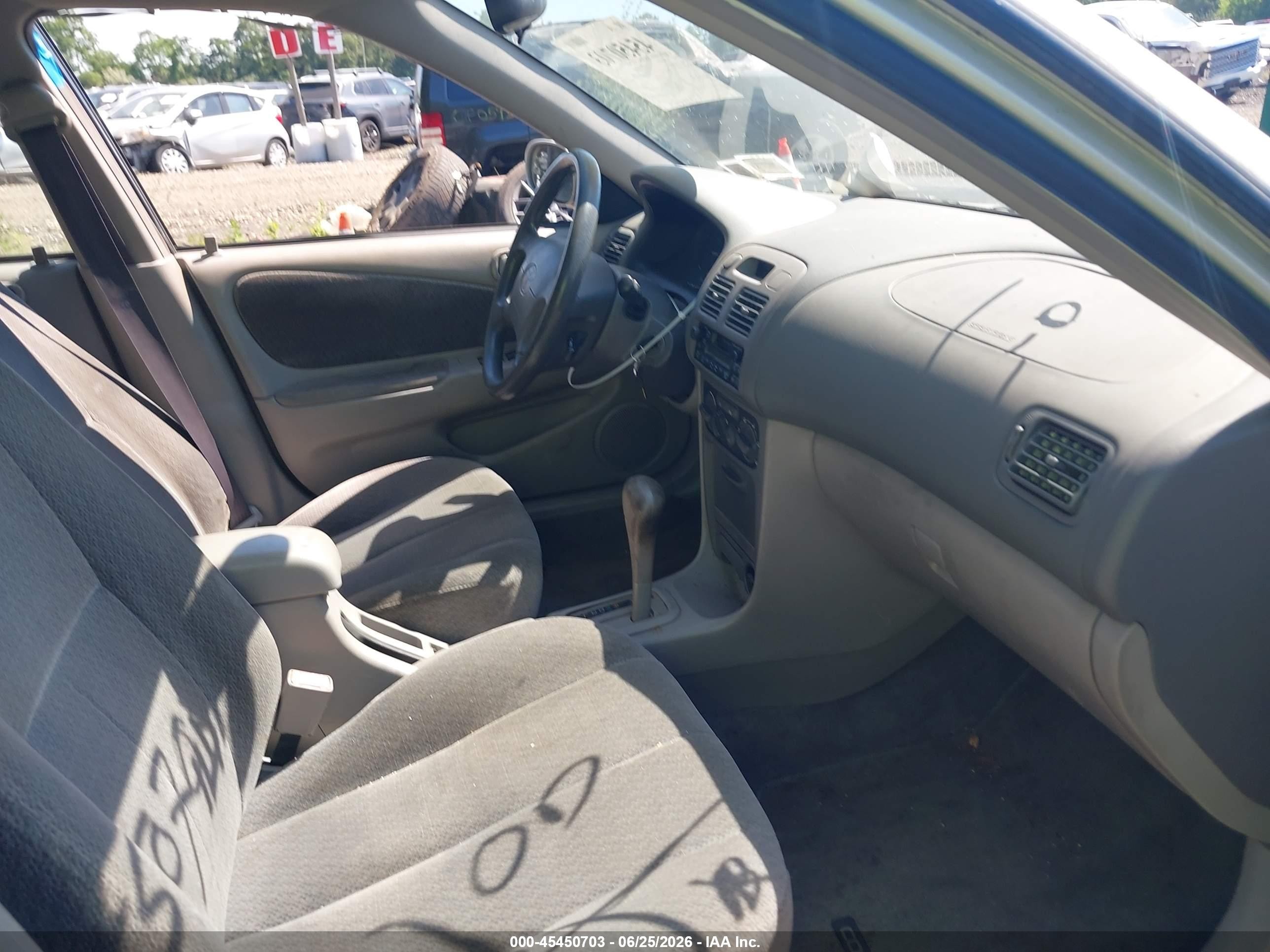 2002 Toyota Corolla Le Silver vin: 2T1BR12E92C541215