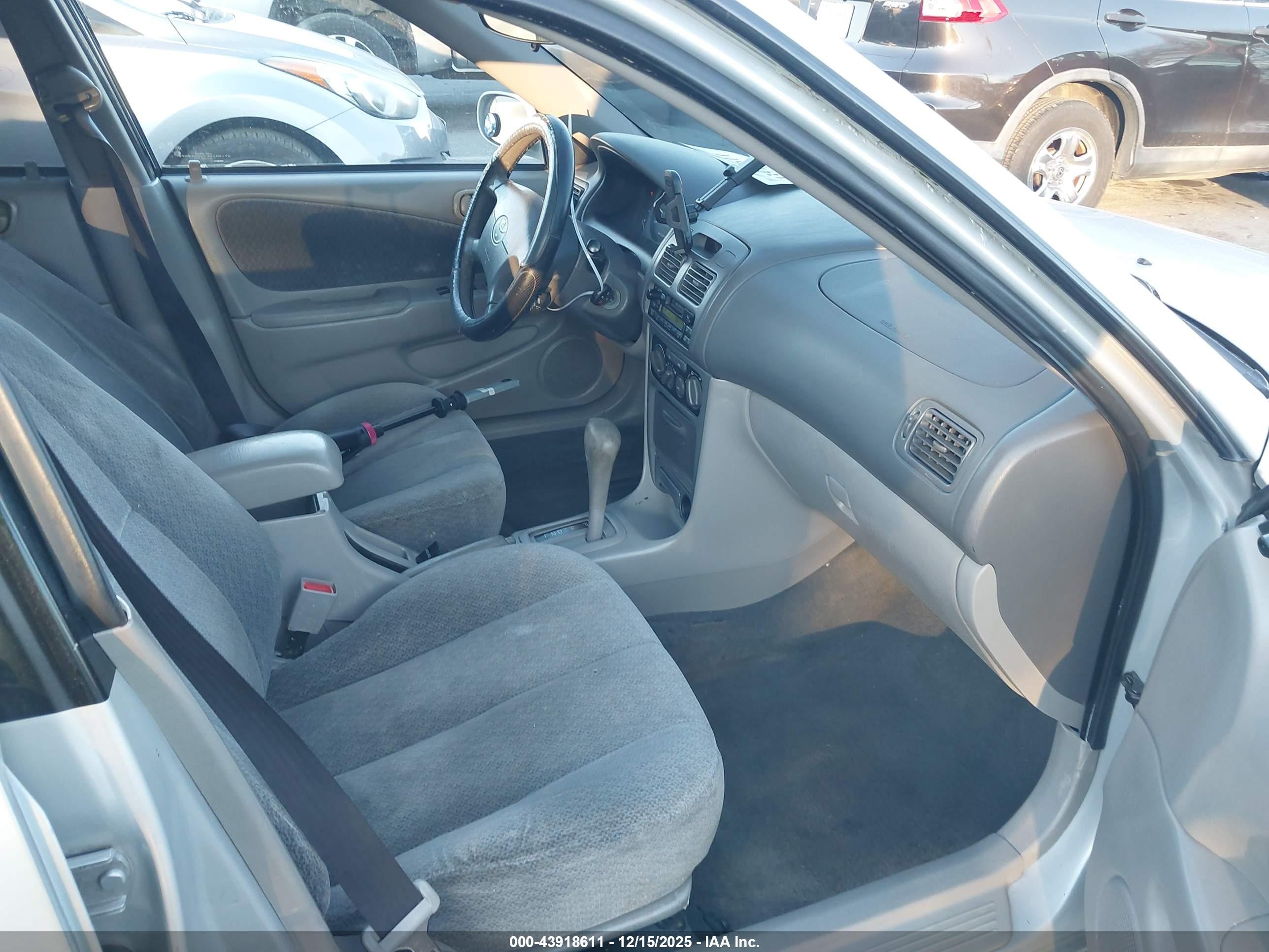 2002 Toyota Corolla Le Серебряный vin: 2T1BR12E92C549072