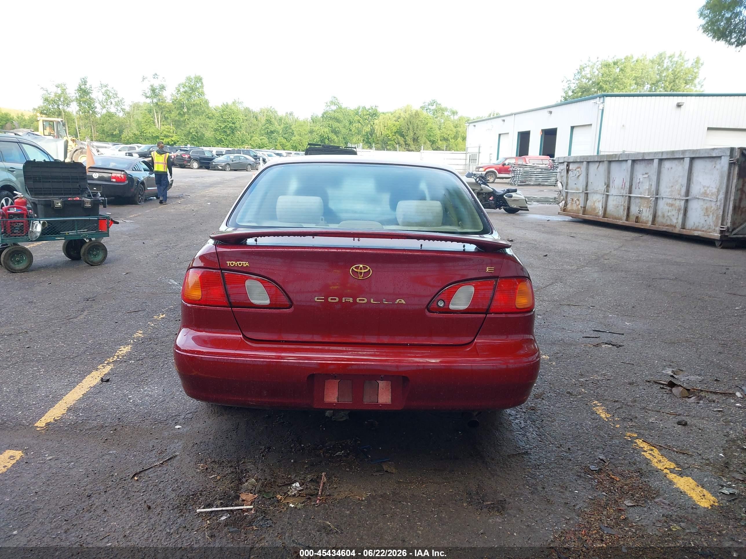 1999 Toyota Corolla Le Red vin: 2T1BR12E9XC187560