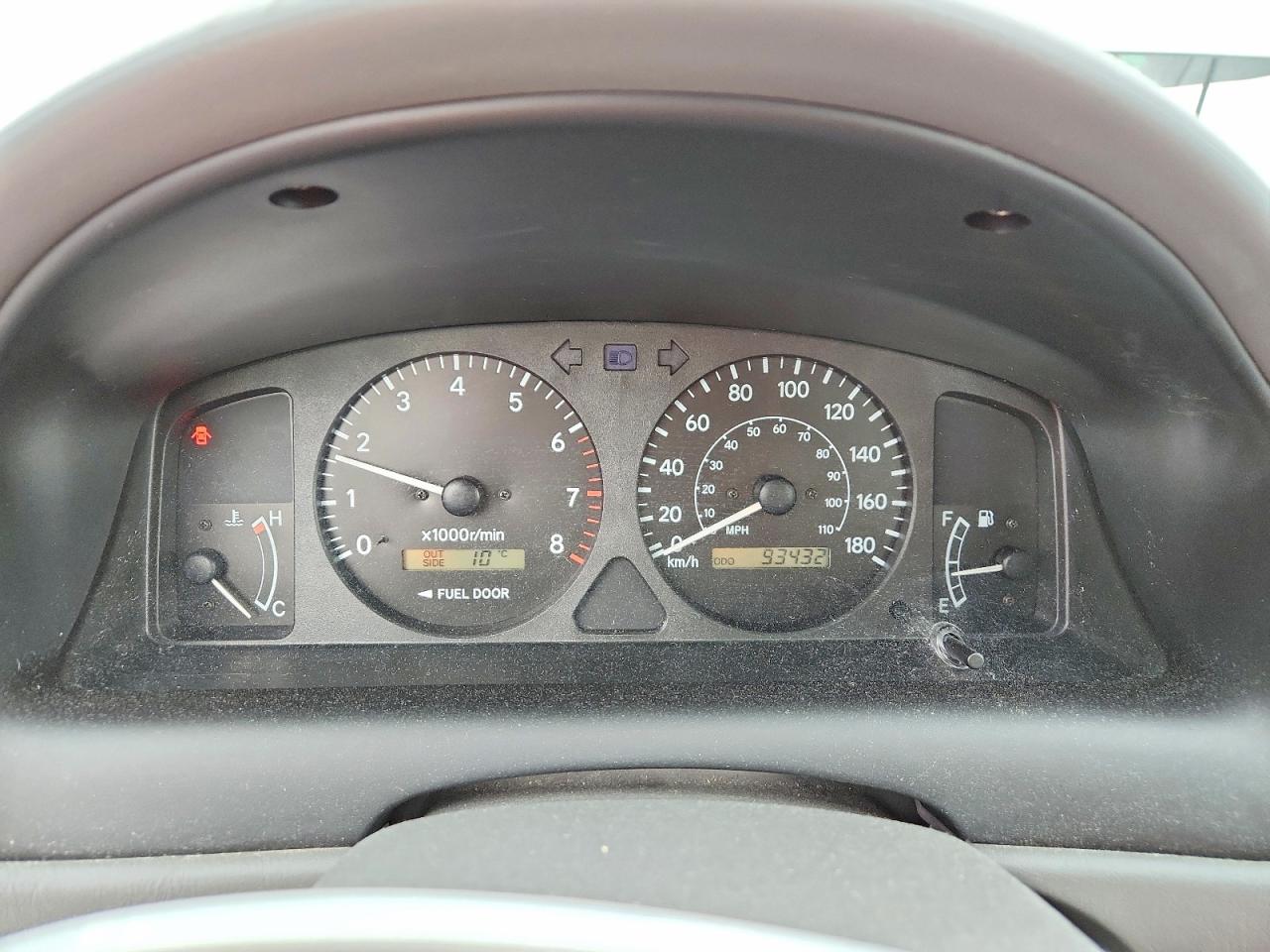 2001 Toyota Corolla Ce Silver vin: 2T1BR12EX1C833843