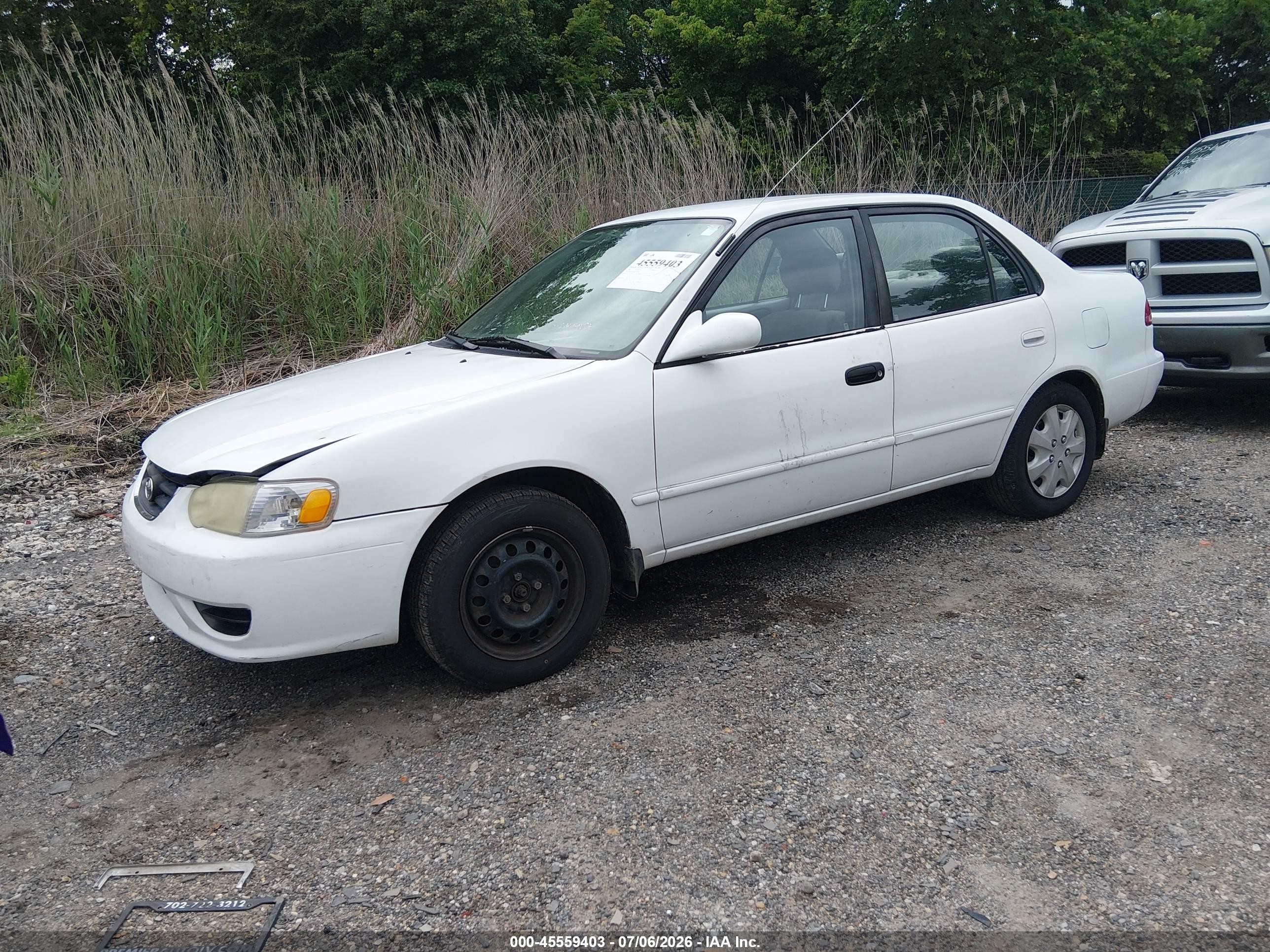 2002 Toyota Corolla Le White vin: 2T1BR12EX2C567385