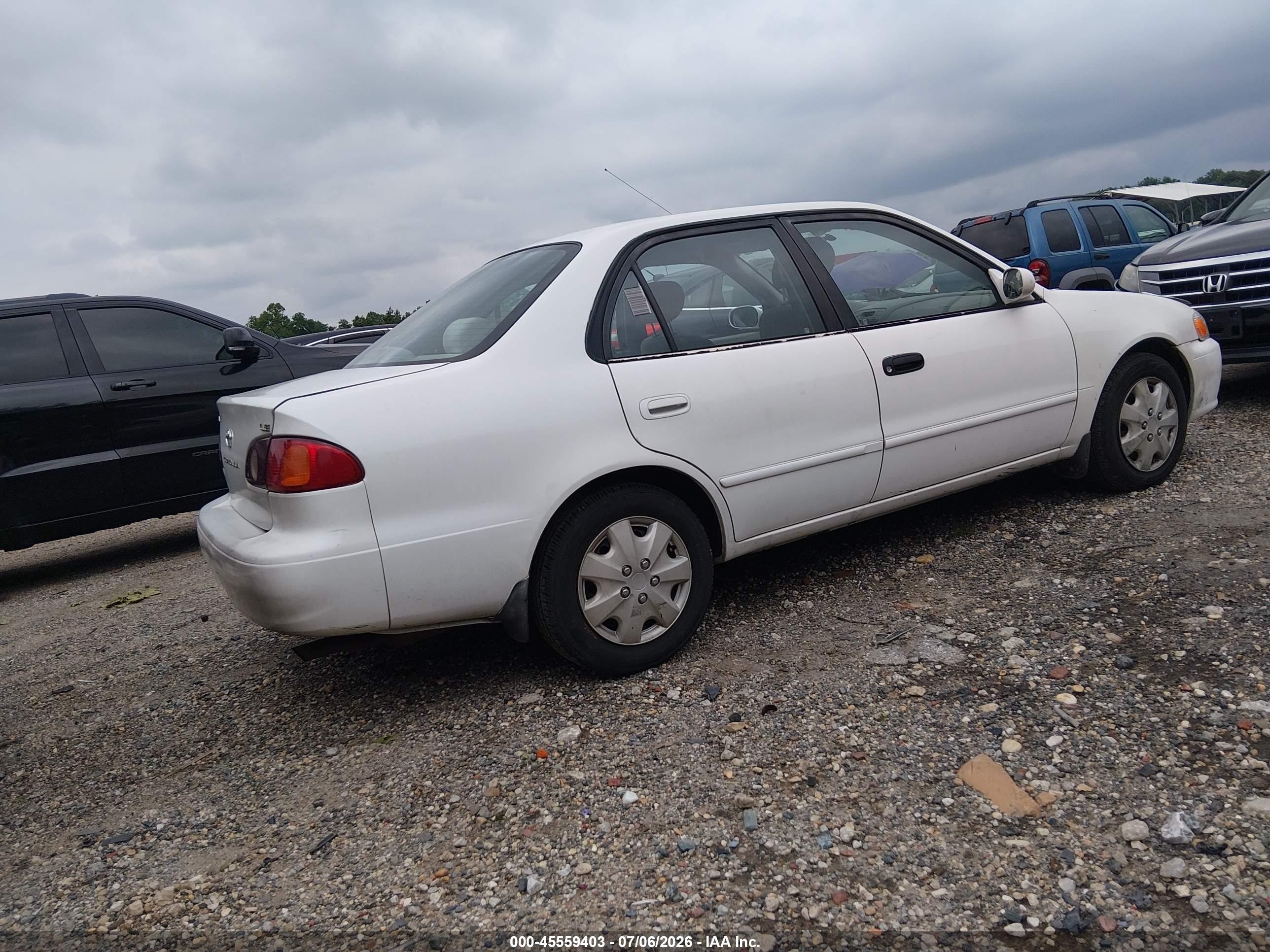 2002 Toyota Corolla Le White vin: 2T1BR12EX2C567385