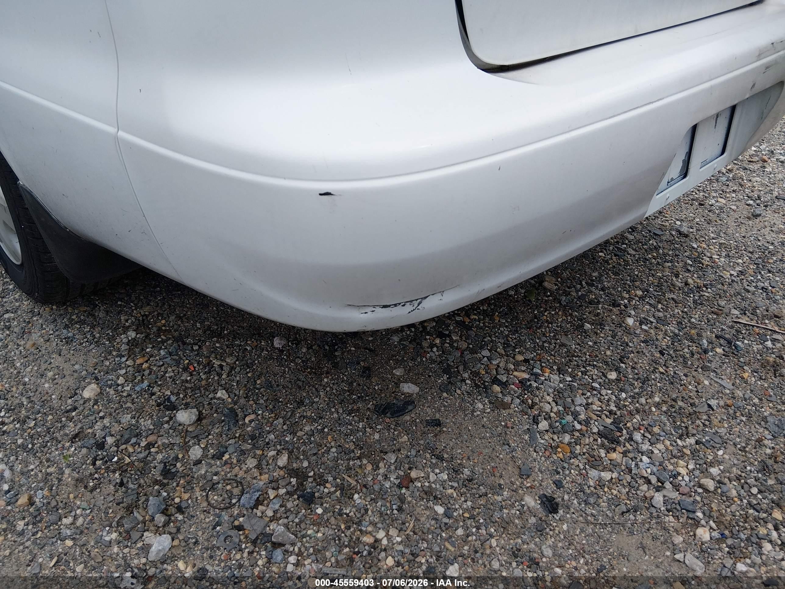 2002 Toyota Corolla Le White vin: 2T1BR12EX2C567385