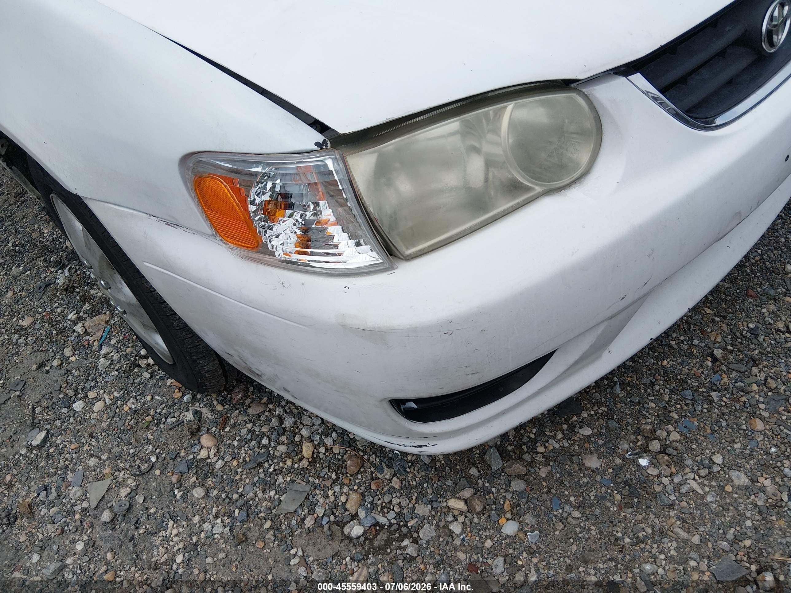2002 Toyota Corolla Le White vin: 2T1BR12EX2C567385