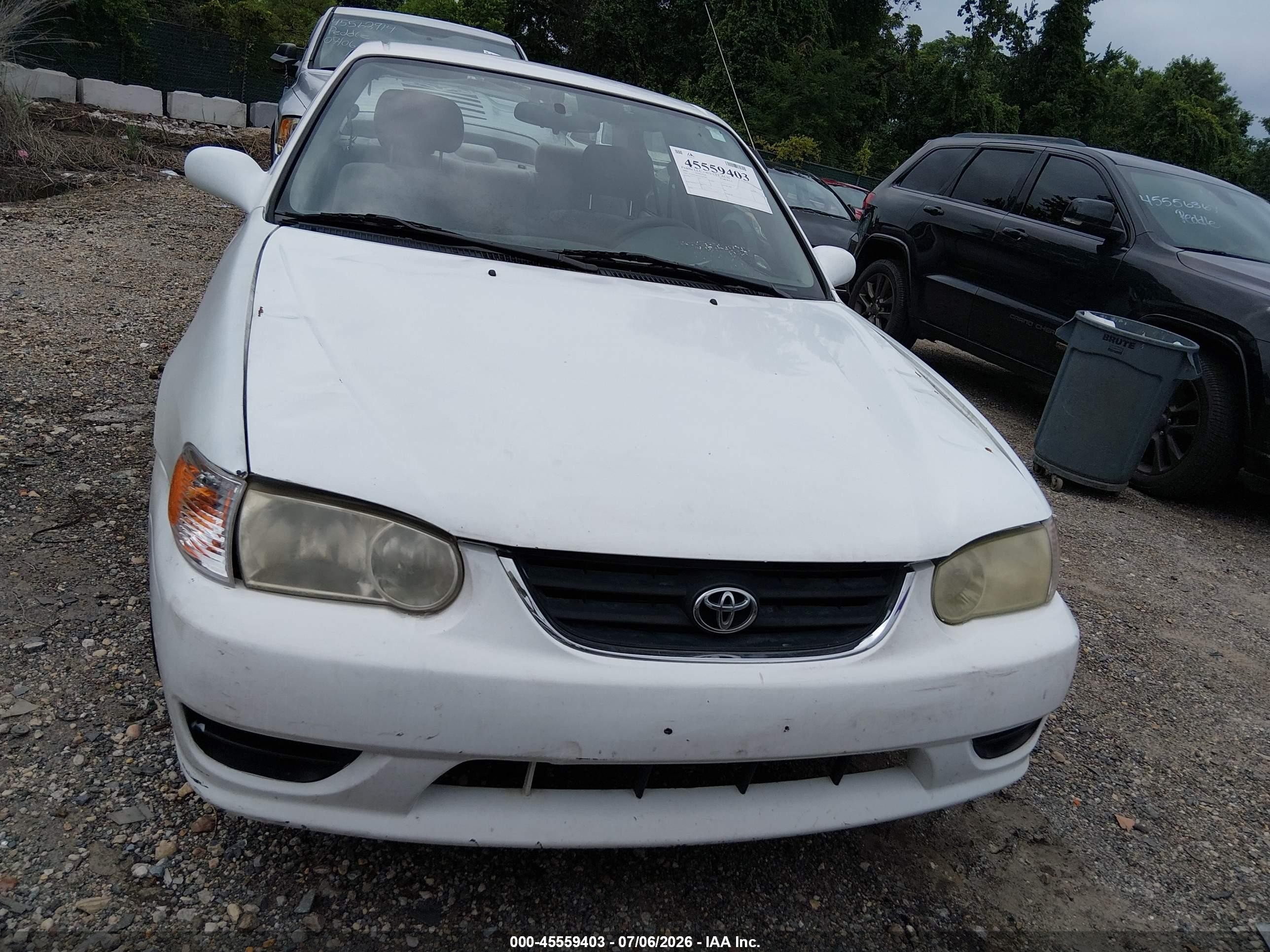 2002 Toyota Corolla Le White vin: 2T1BR12EX2C567385