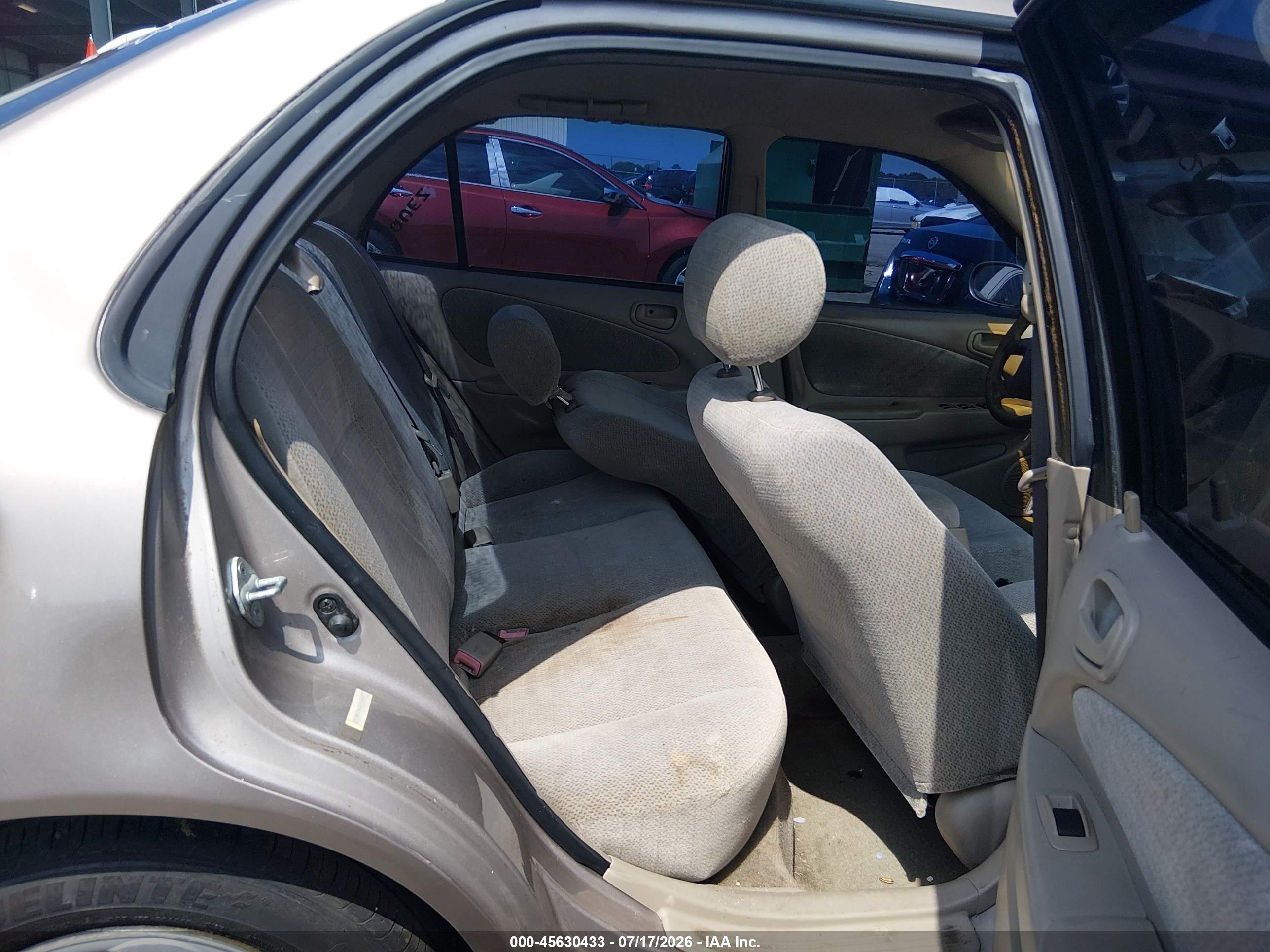 2002 Toyota Corolla Le Beige vin: 2T1BR12EX2C574305