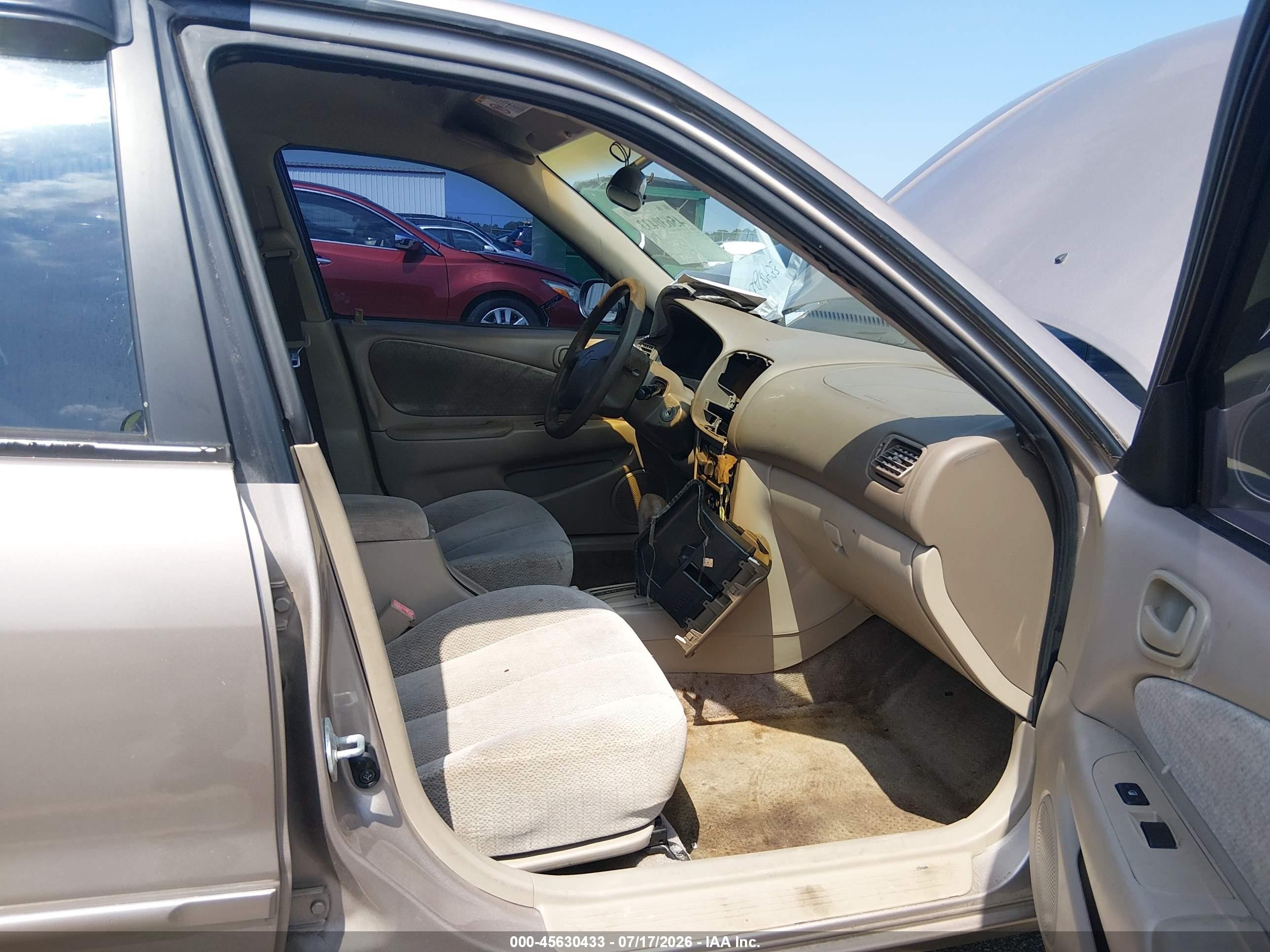 2002 Toyota Corolla Le Beige vin: 2T1BR12EX2C574305