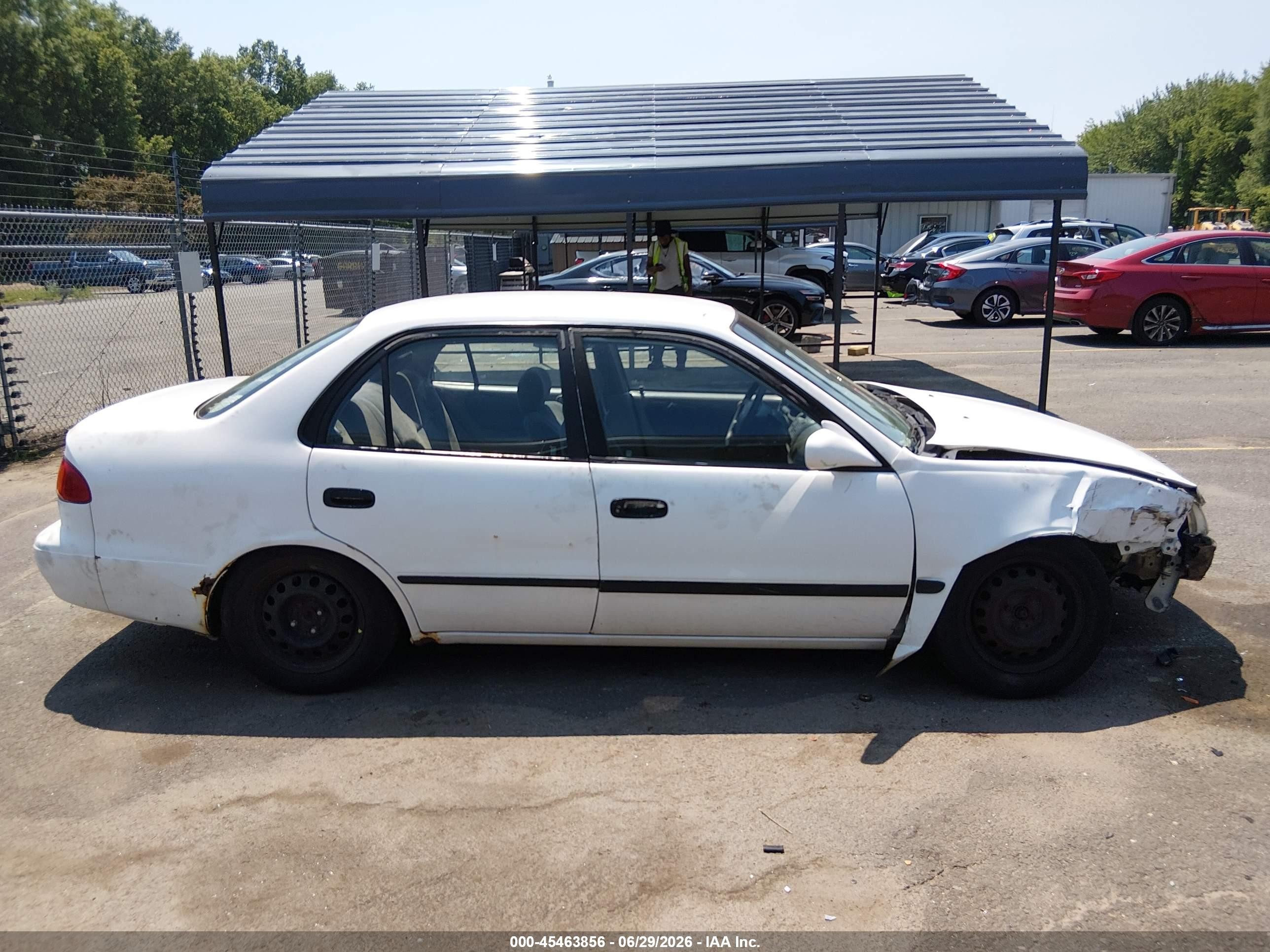 1998 Toyota Corolla Le White vin: 2T1BR18E0WC023037