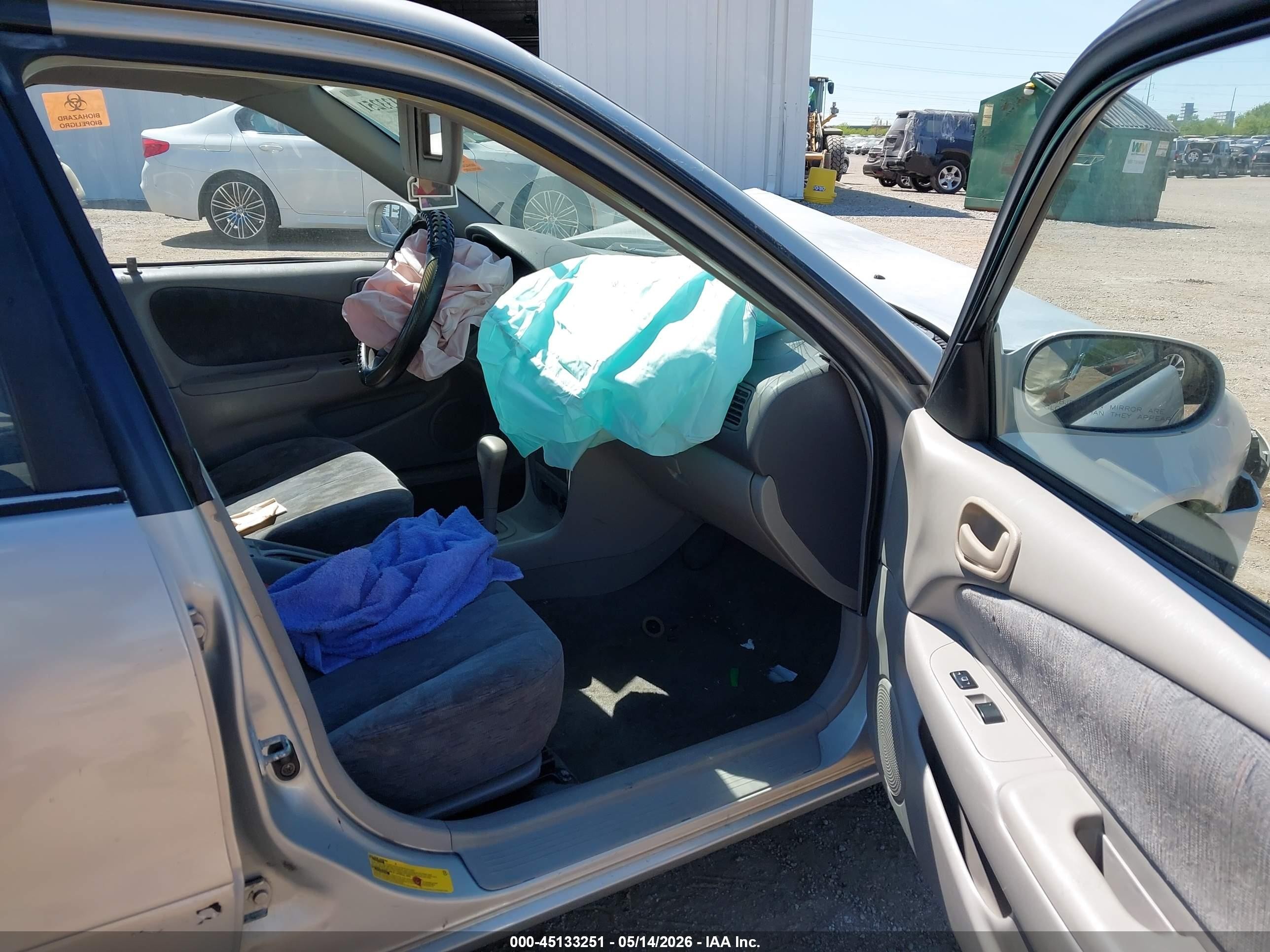 1999 Toyota Corolla Le Silver vin: 2T1BR18E3XC259456