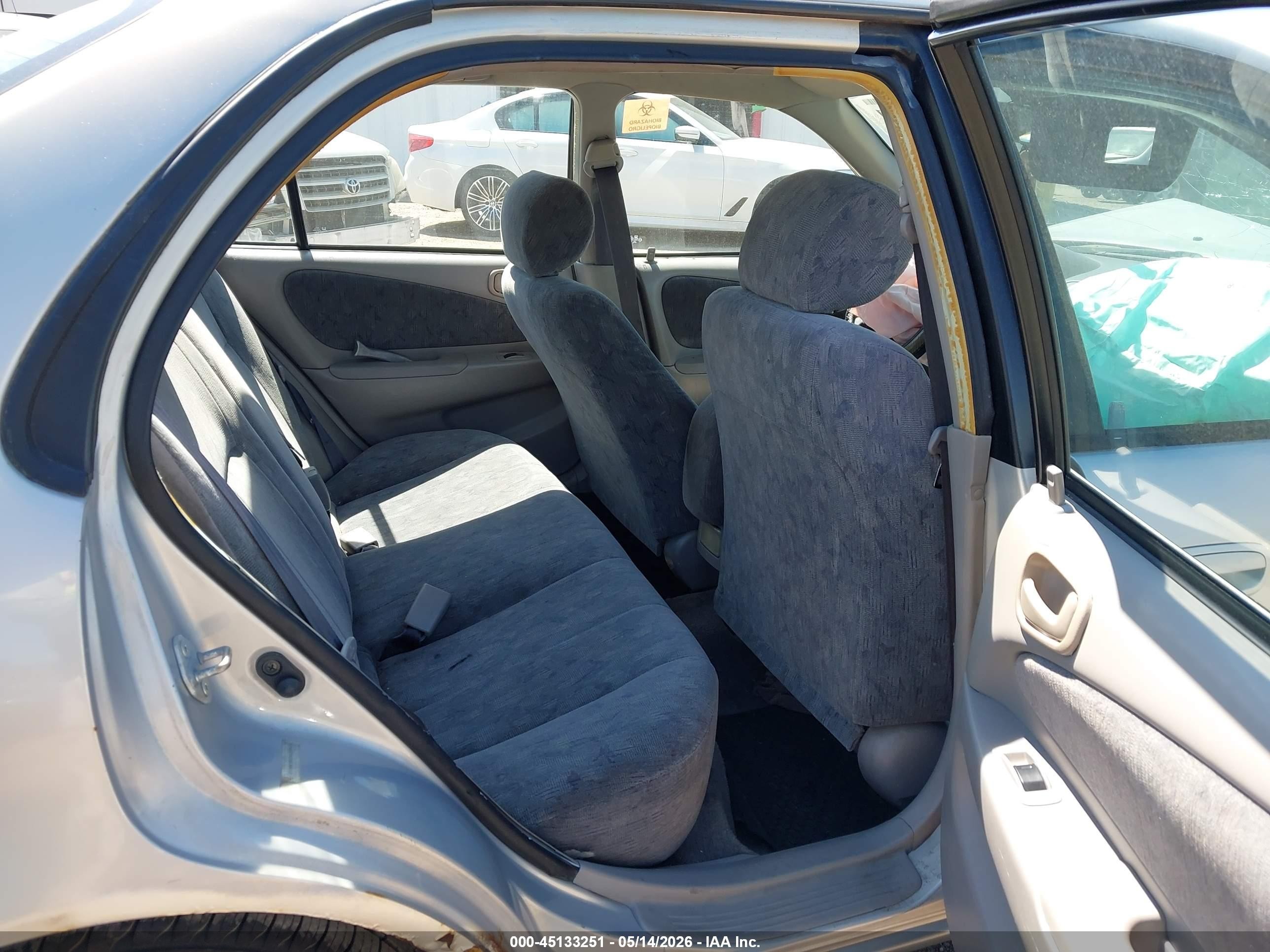1999 Toyota Corolla Le Silver vin: 2T1BR18E3XC259456