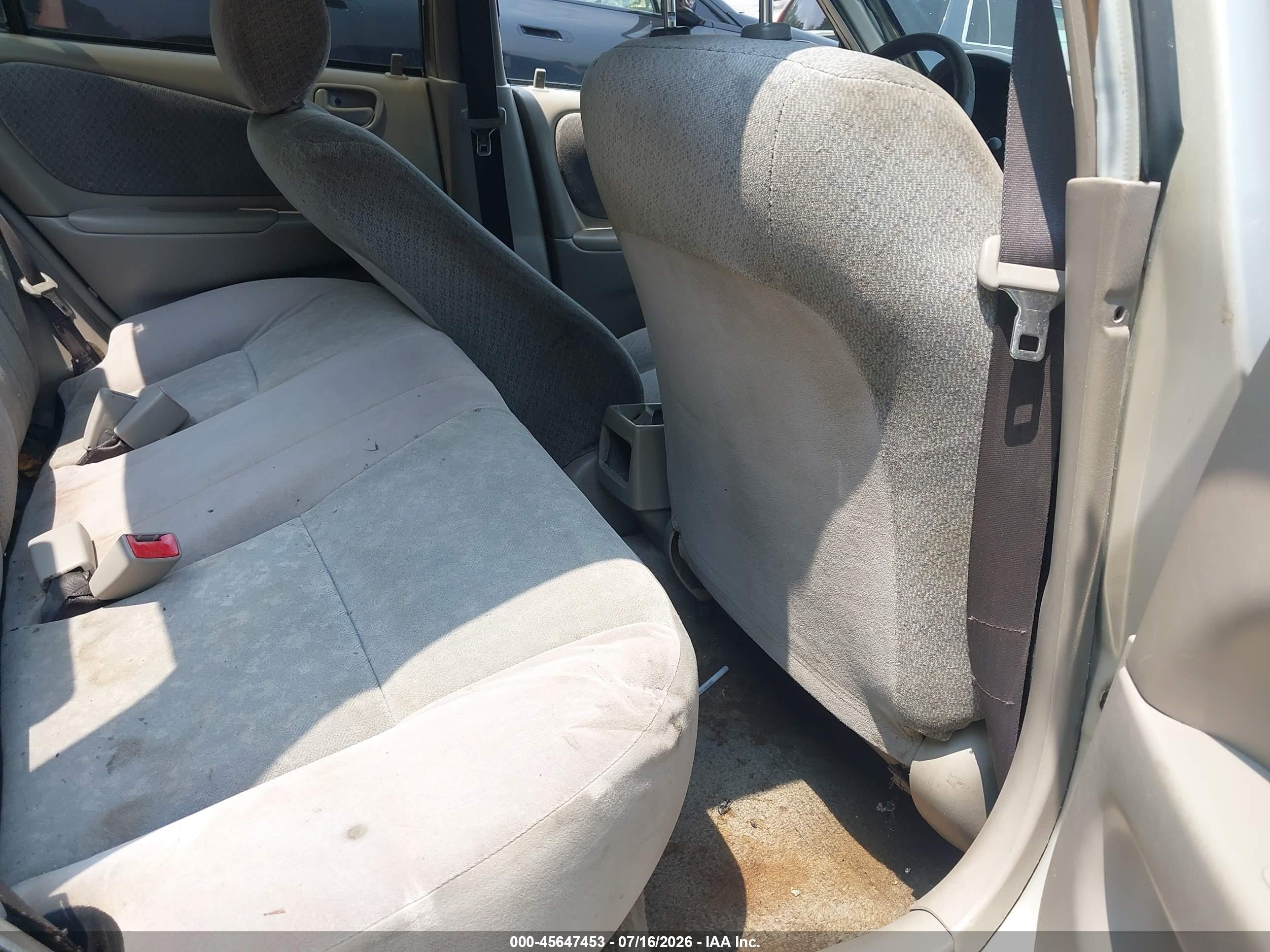 2000 Toyota Corolla Ce Silver vin: 2T1BR18E3YC328955