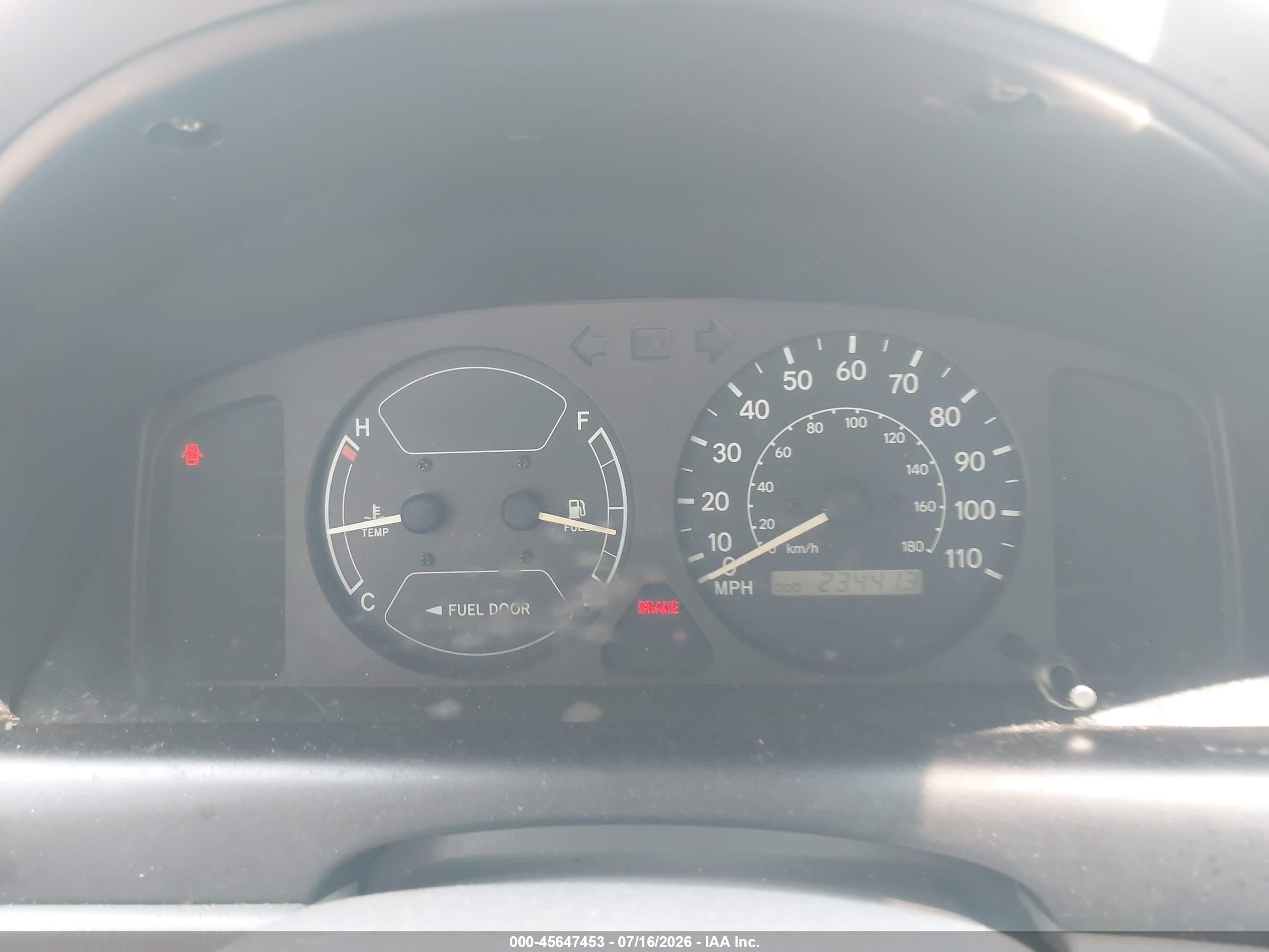 2000 Toyota Corolla Ce Silver vin: 2T1BR18E3YC328955