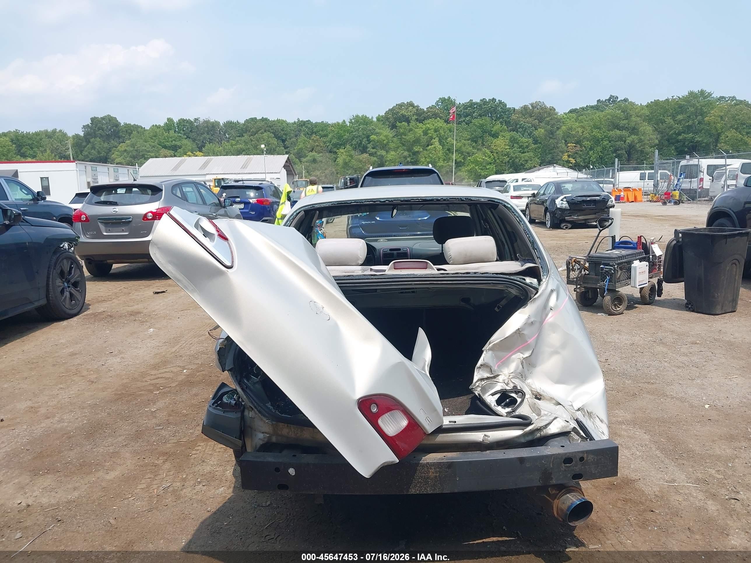 2000 Toyota Corolla Ce Silver vin: 2T1BR18E3YC328955