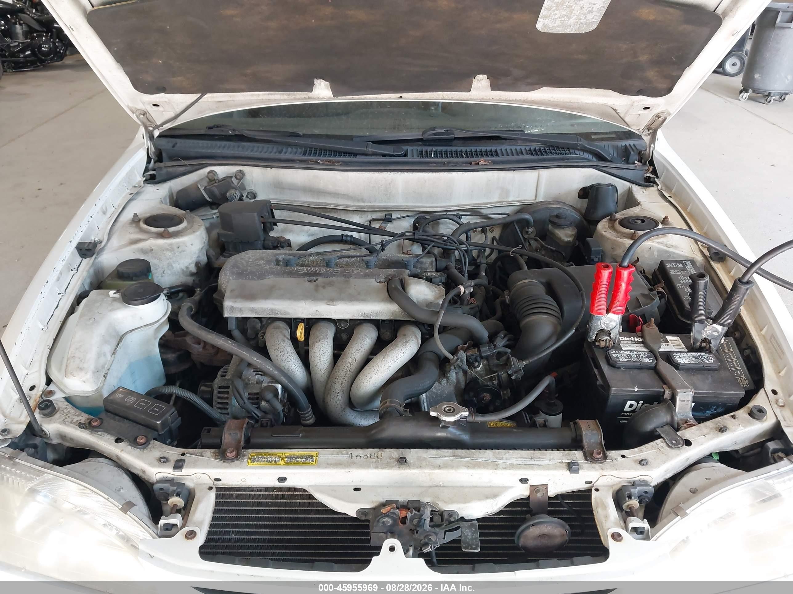 1998 Toyota Corolla Le White vin: 2T1BR18E4WC012672