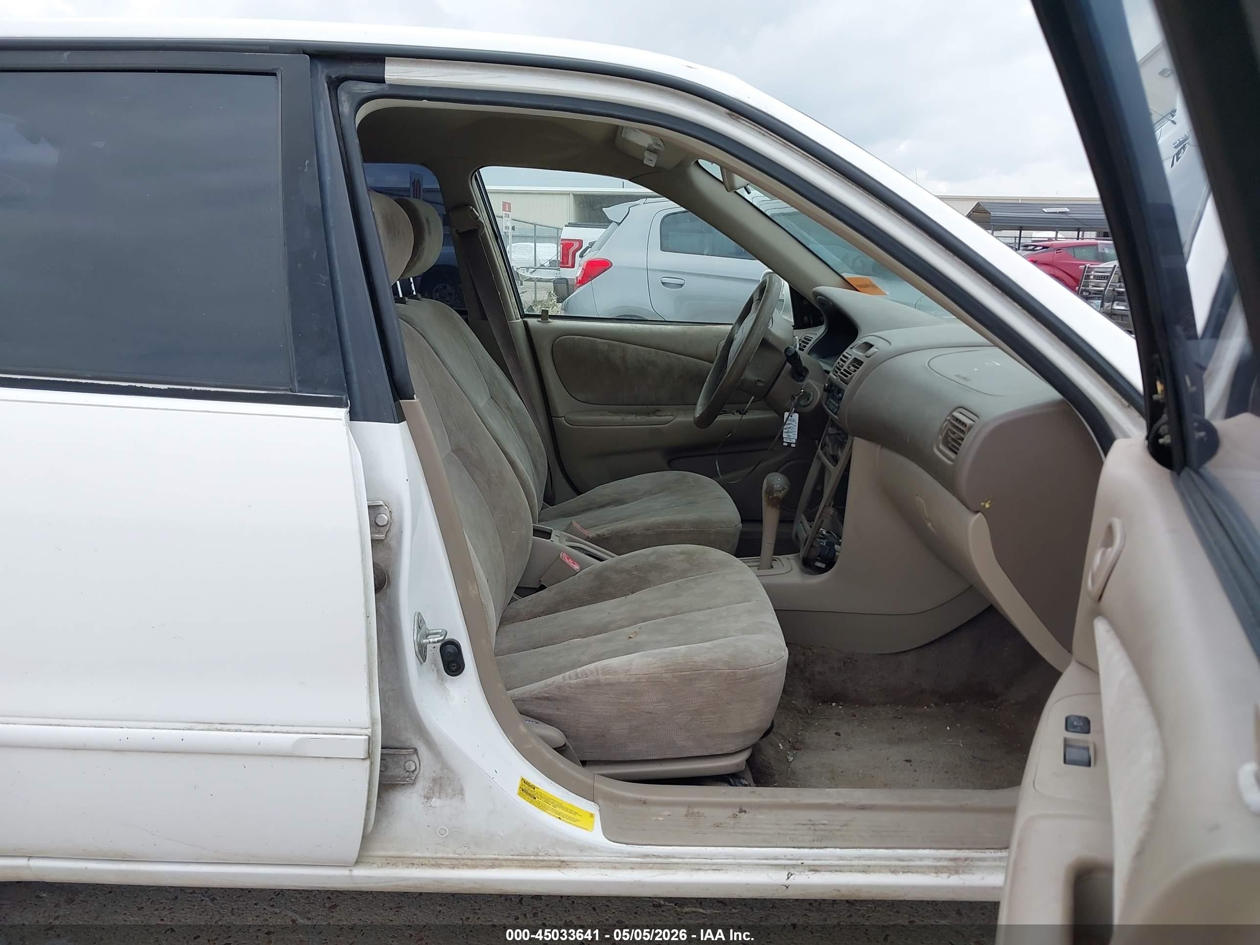 1998 Toyota Corolla Le Белый vin: 2T1BR18E4WC083418