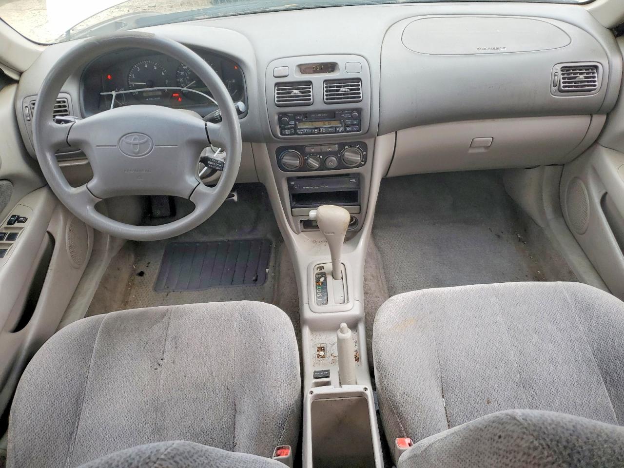 2002 Toyota Corolla Le Silver vin: 2T1BR18E82C574147