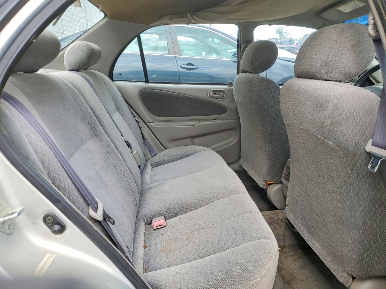2002 Toyota Corolla Le Silver vin: 2T1BR18E82C574147