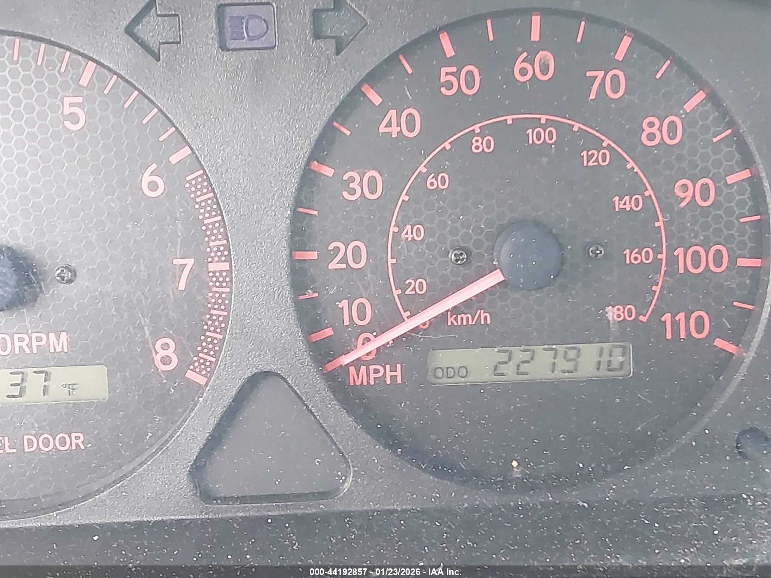 1998 Toyota Corolla Le Blue vin: 2T1BR18E8WC023464