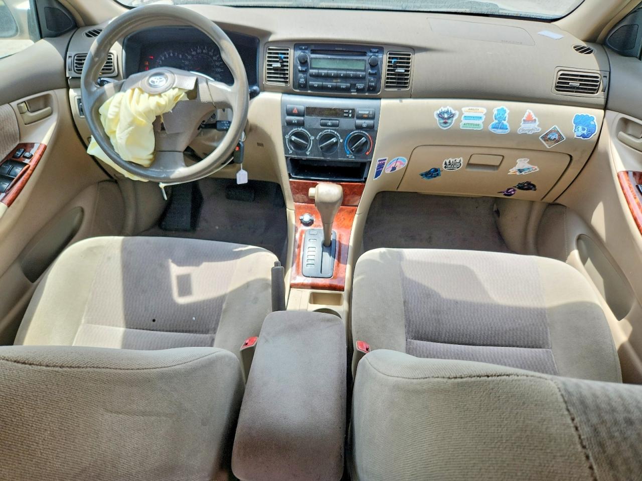 2006 Toyota Corolla Le Gold vin: 2T1BR30E06C569859