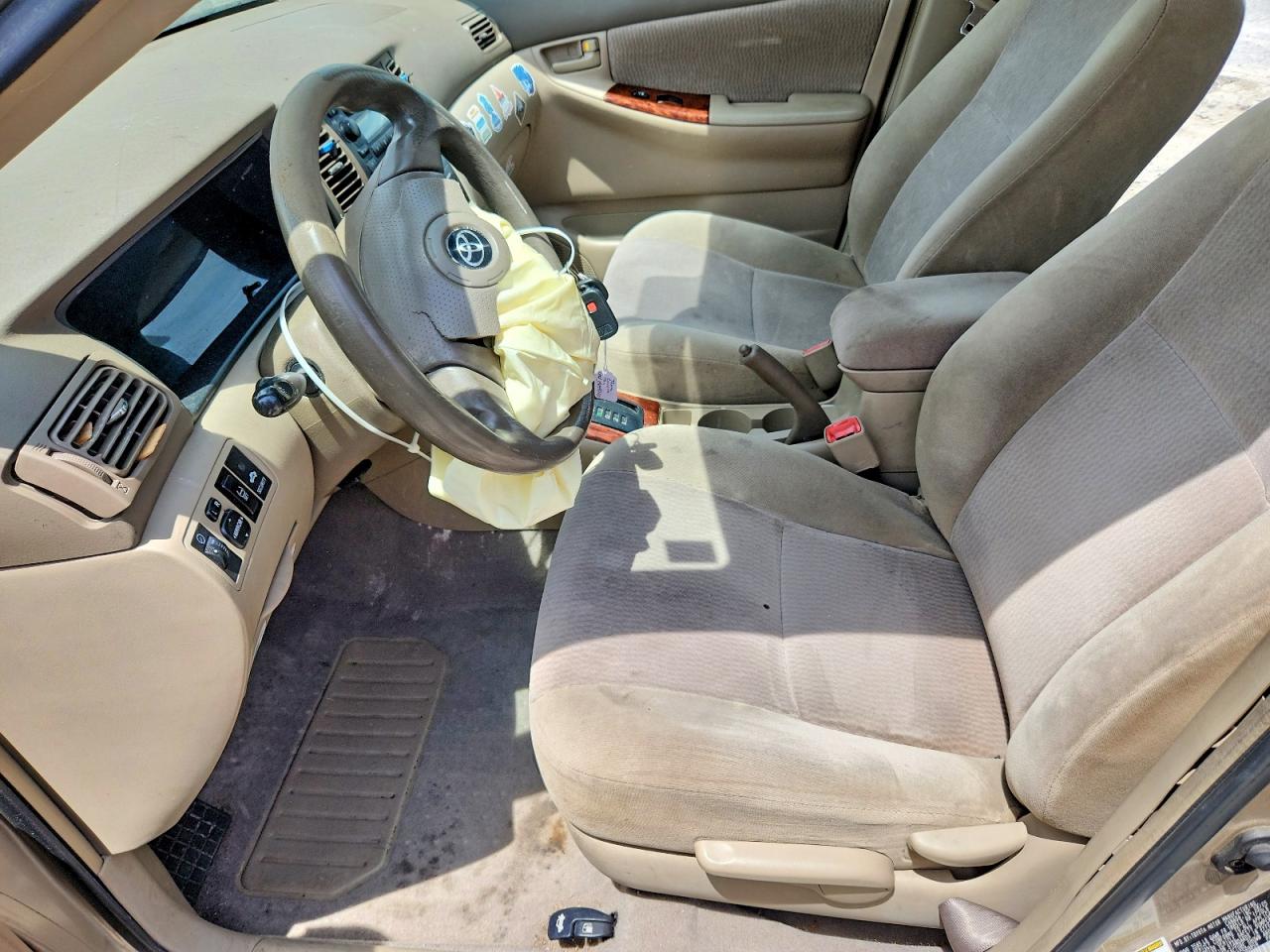 2006 Toyota Corolla Le Gold vin: 2T1BR30E06C569859