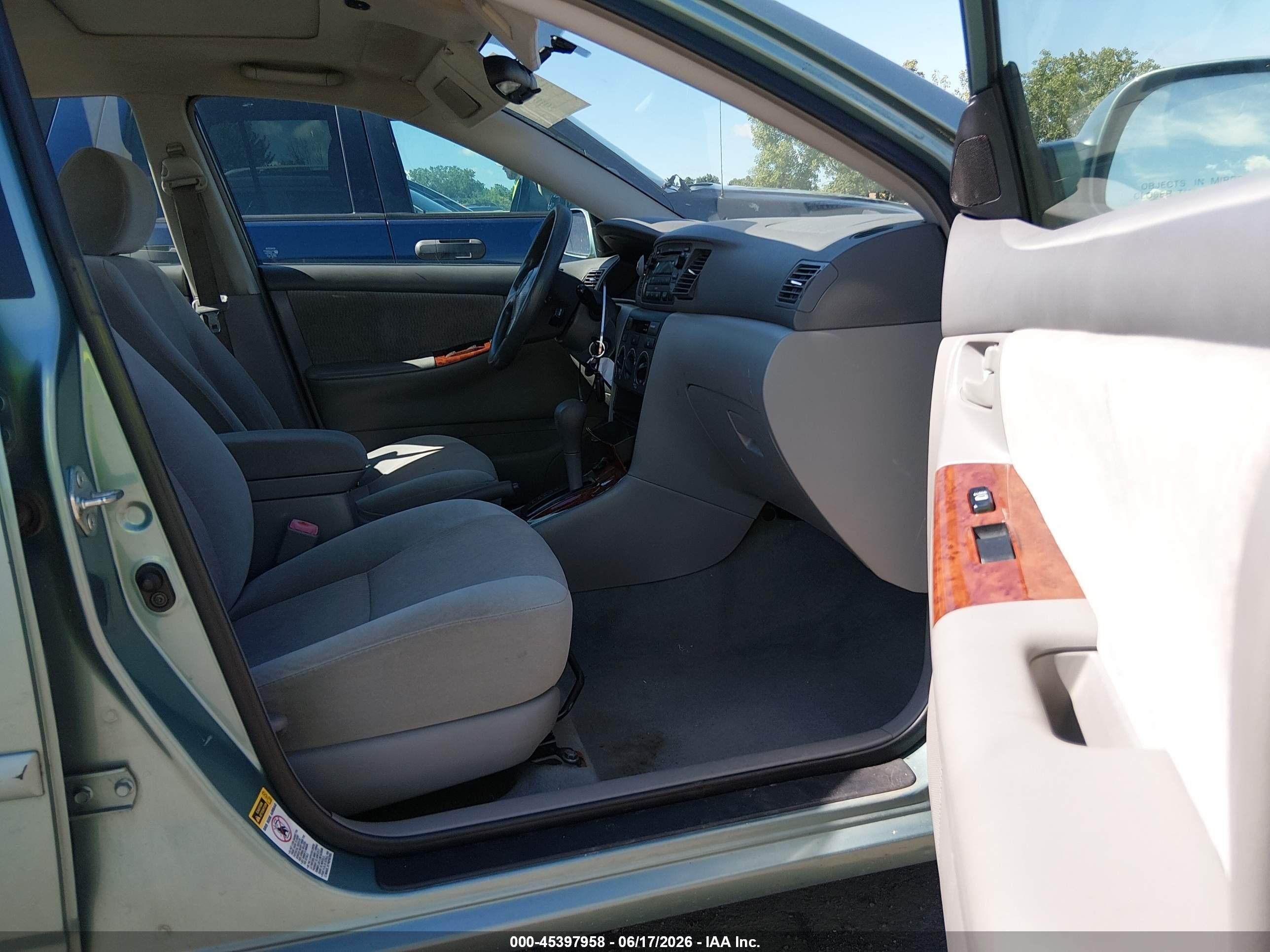 2007 Toyota Corolla Le Green vin: 2T1BR30E07C757461