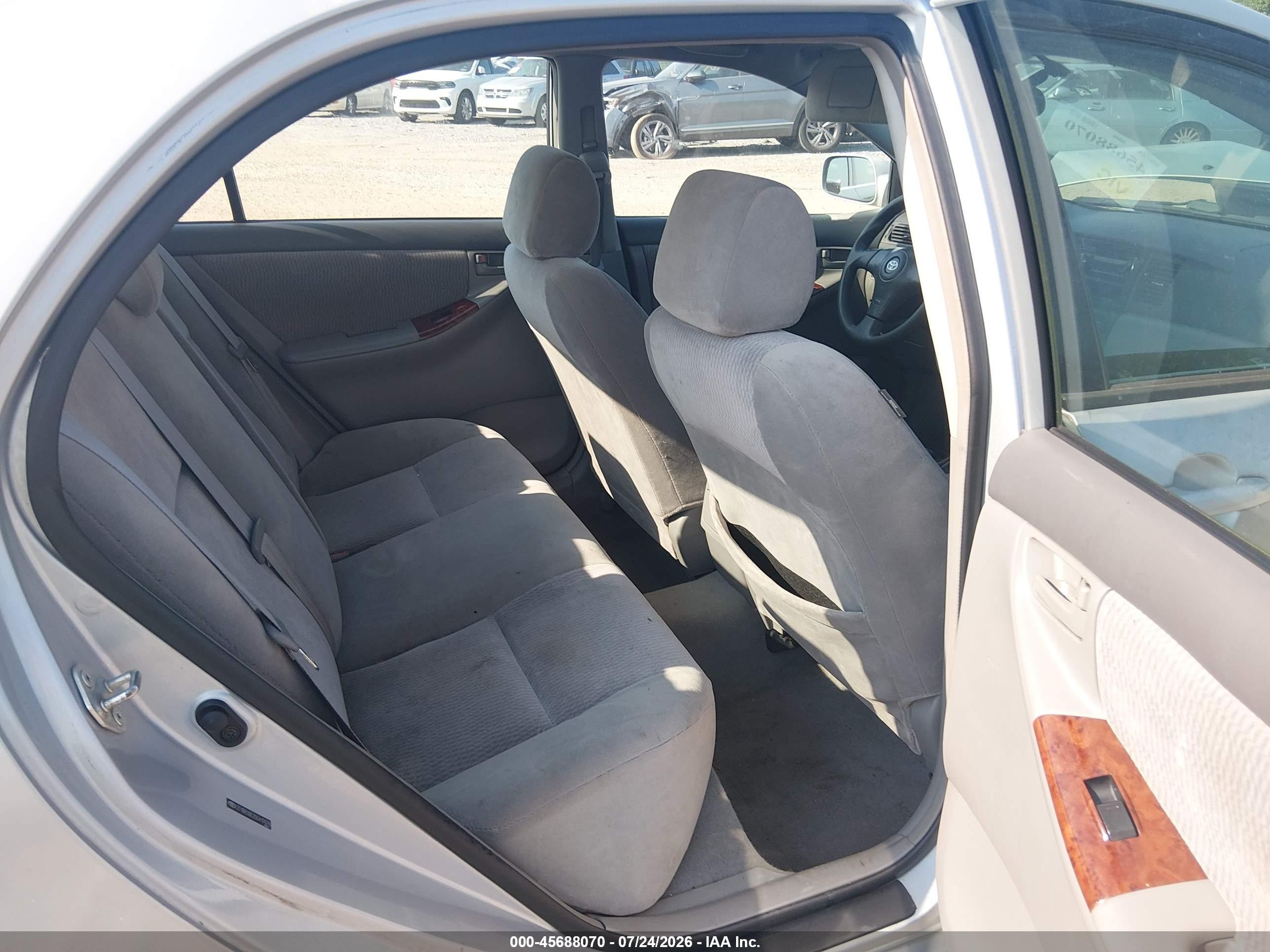 2005 Toyota Corolla Le Gray vin: 2T1BR30E25C417676