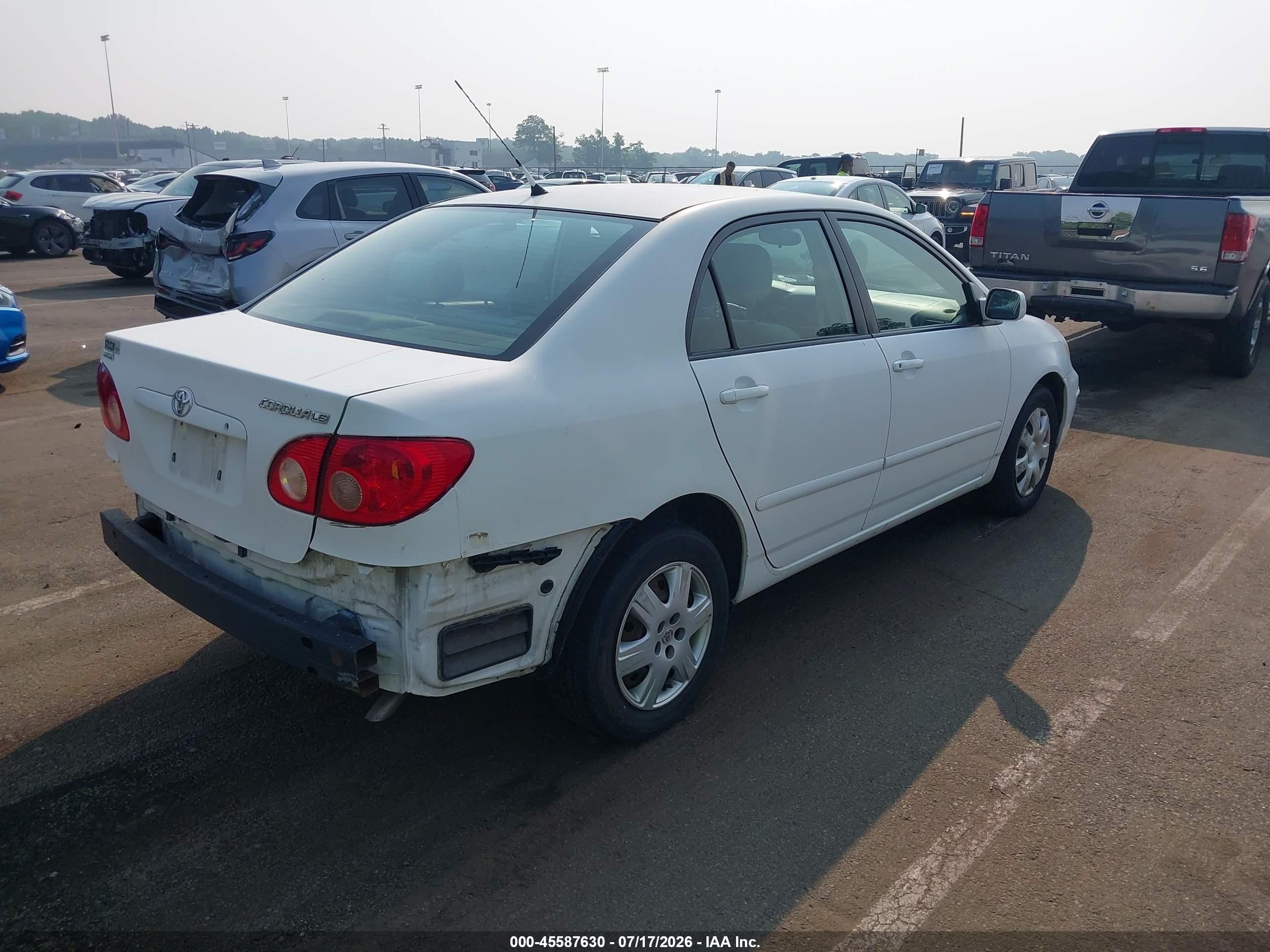2007 Toyota Corolla Le White vin: 2T1BR30E27C768171
