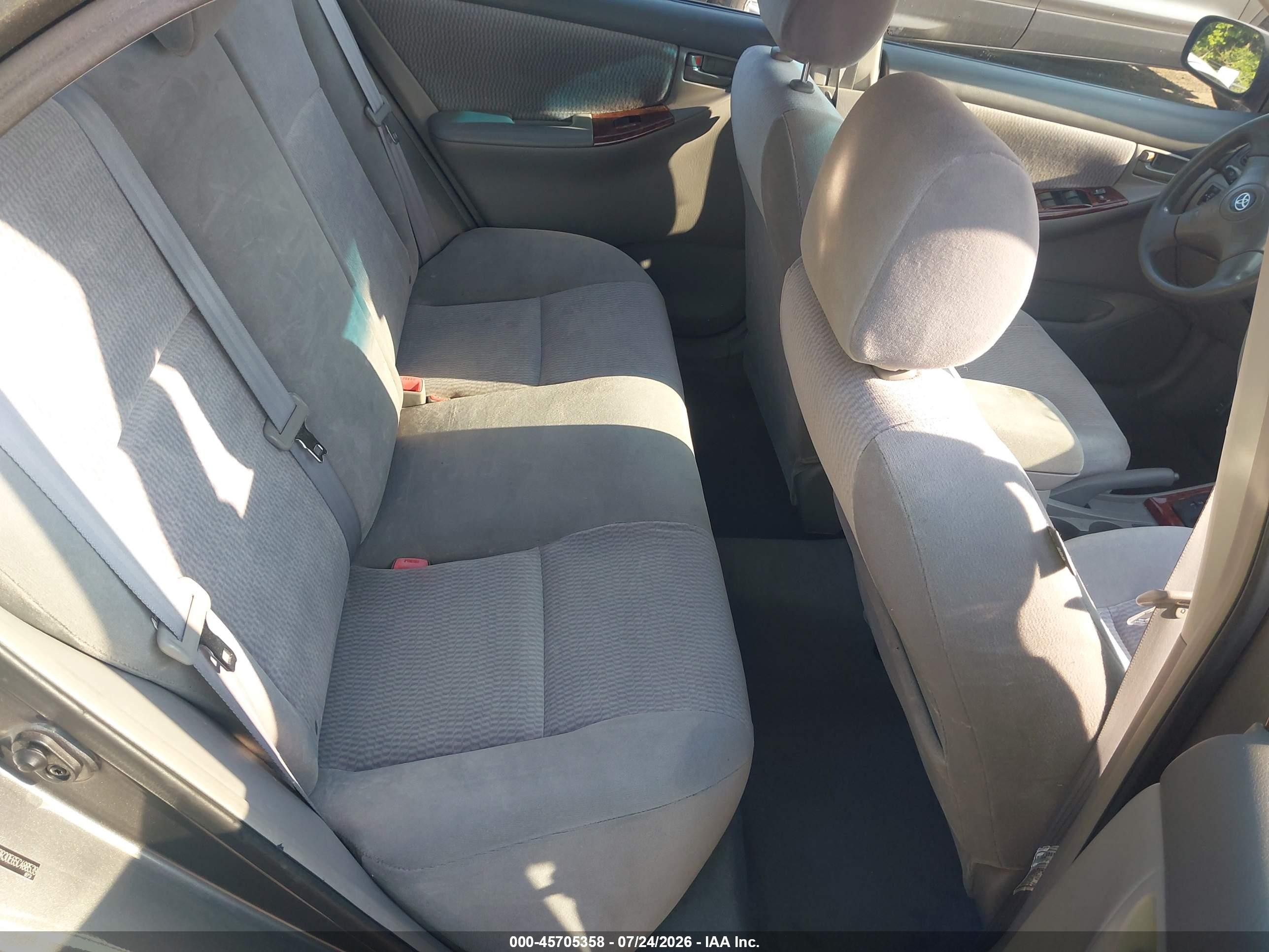 2005 Toyota Corolla Le Silver vin: 2T1BR30E65C488539