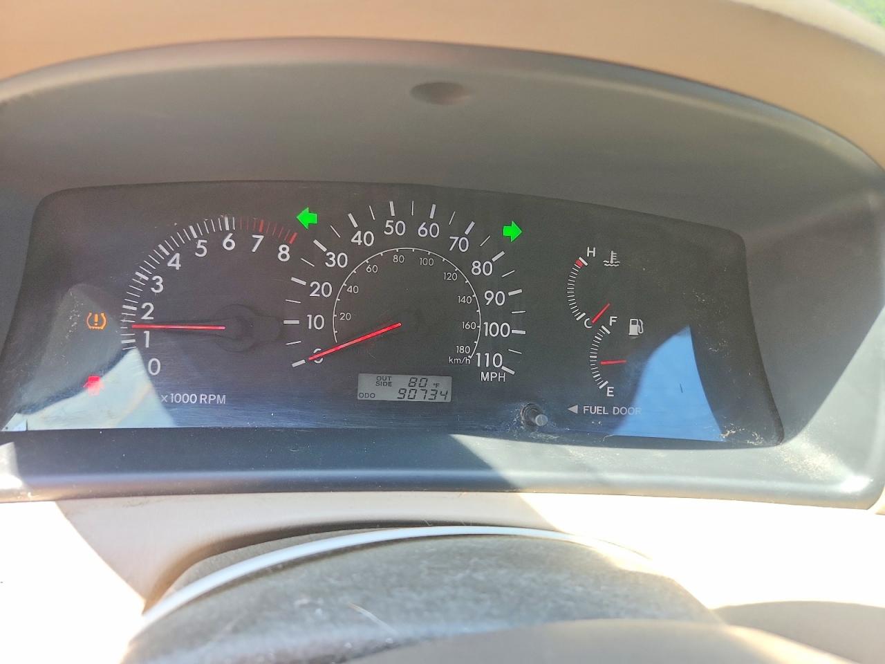 2005 Toyota Corolla Le Gold vin: 2T1BR30E65C557617