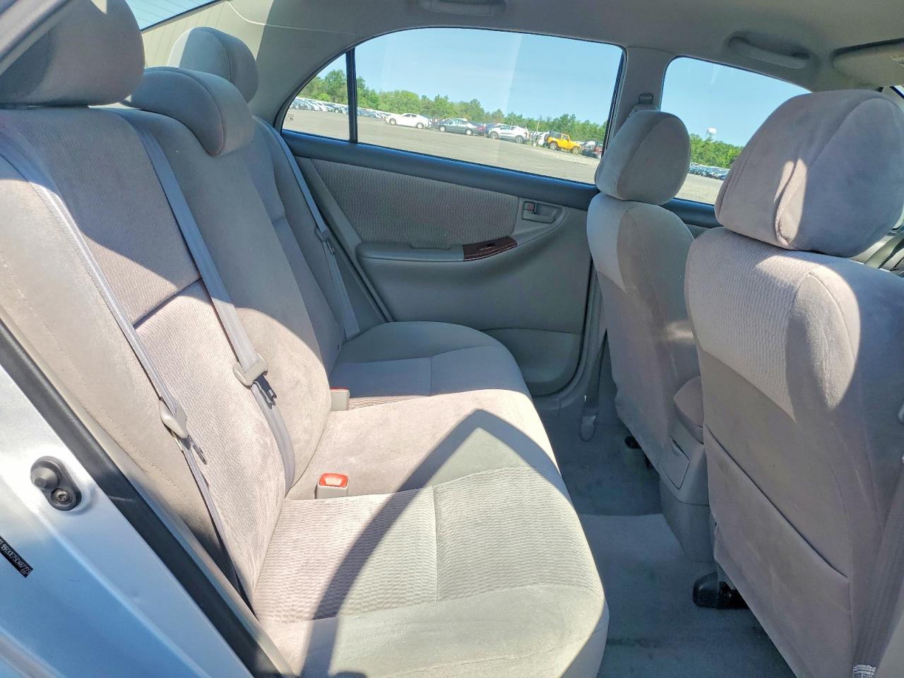 2005 Toyota Corolla Le Silver vin: 2T1BR30E75C487223
